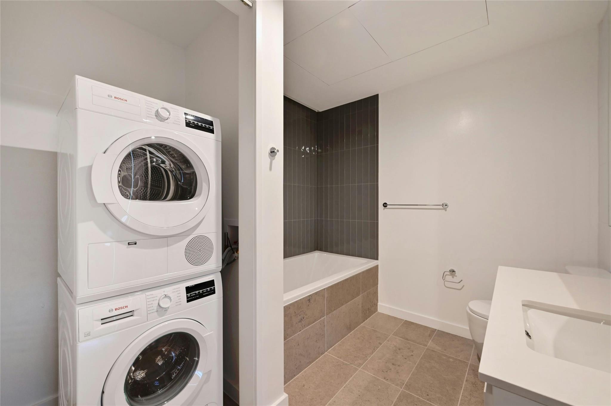 313 W 17th St #2101 Property Photo 13
