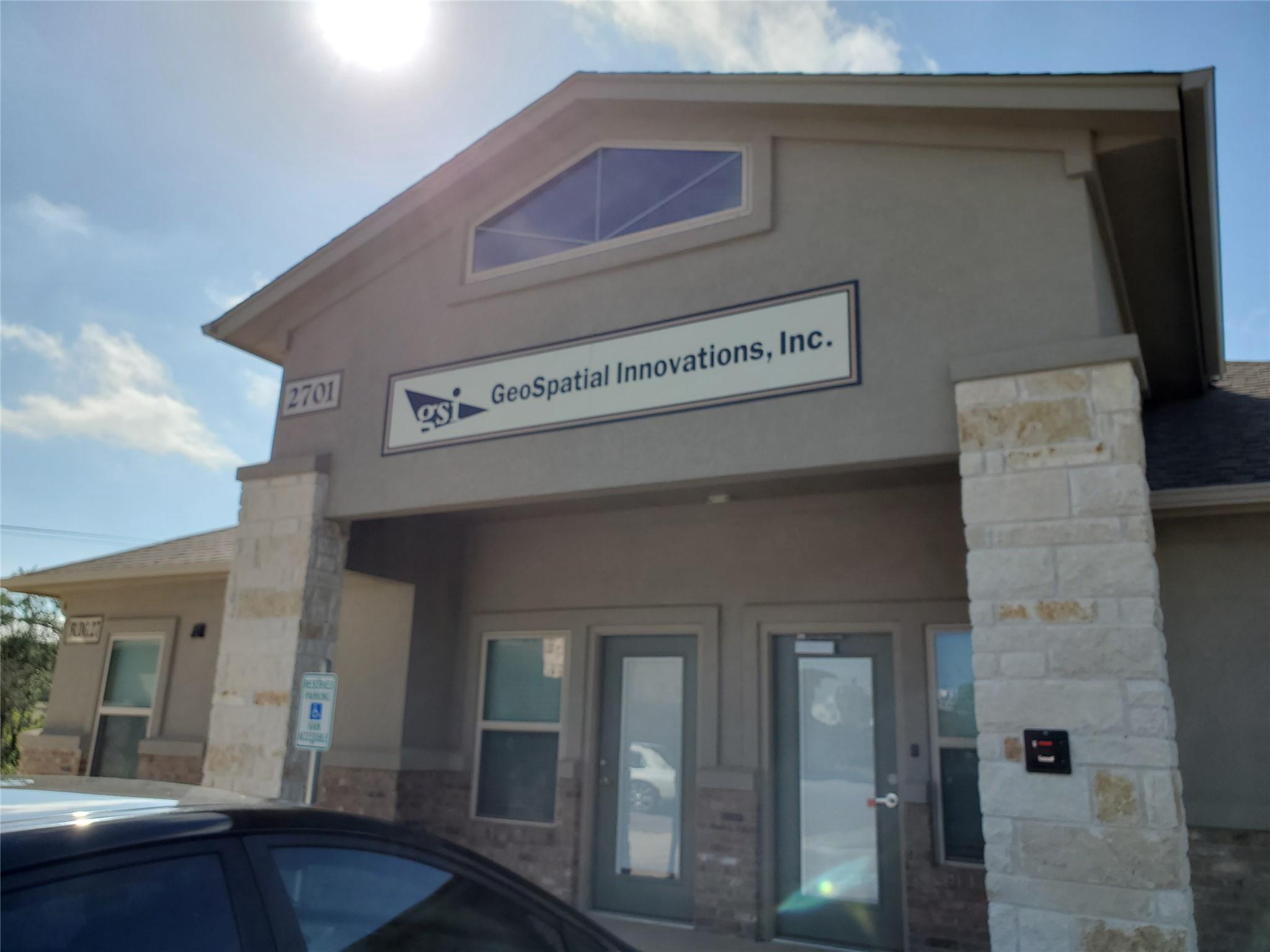 1464 E Whitestone Blvd #2701-2702 Property Photo 3