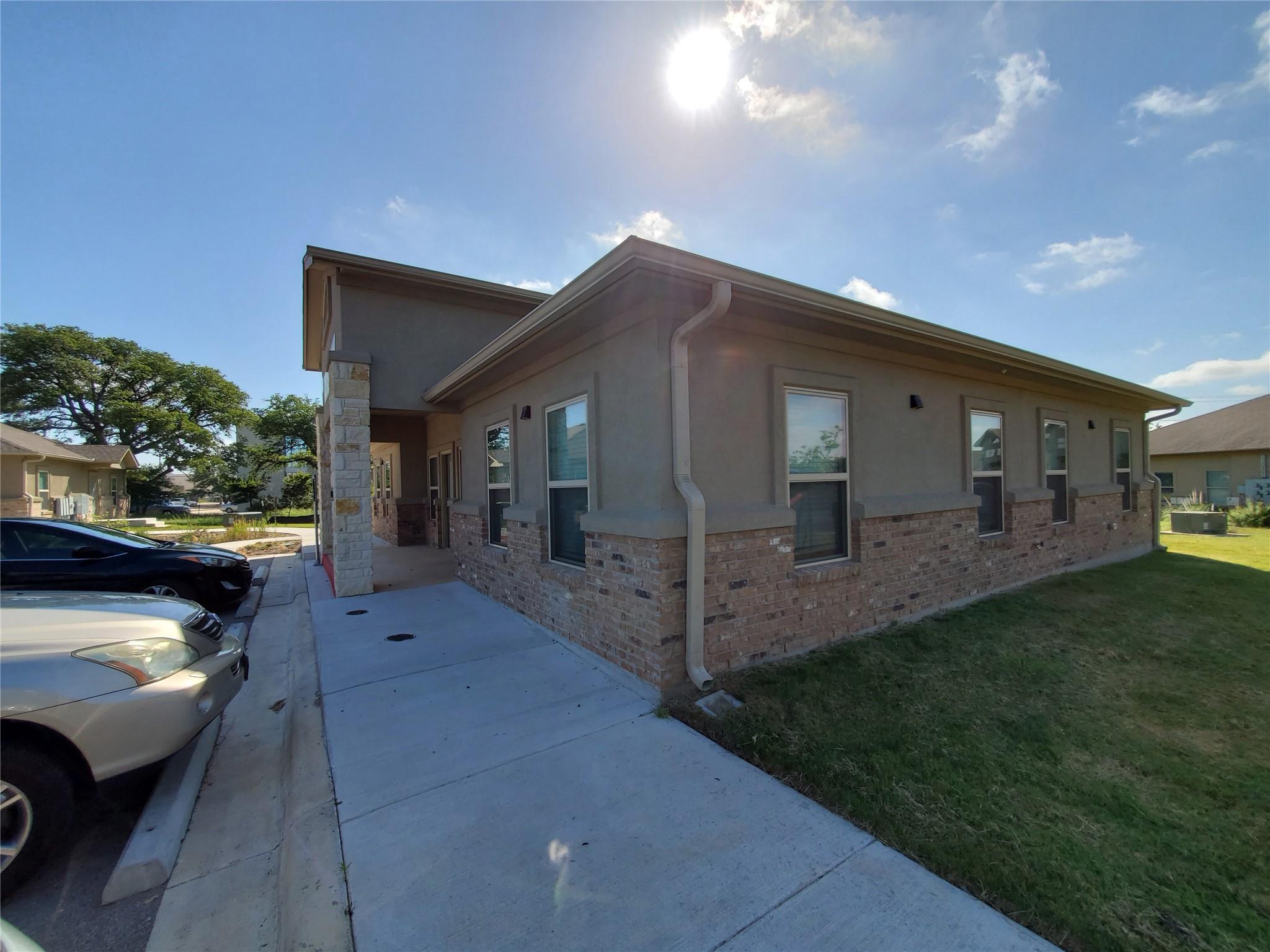 1464 E Whitestone Blvd 2701-2702 Property Photo 7