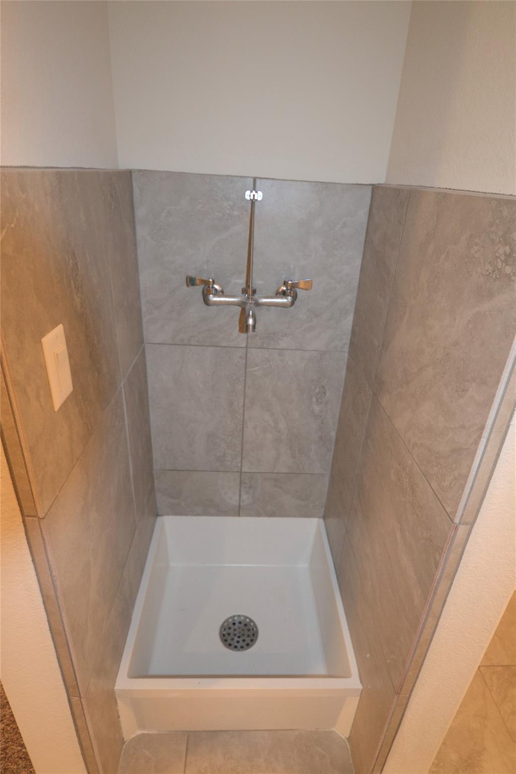 1464 E Whitestone Blvd #2701-2702 Property Photo 16