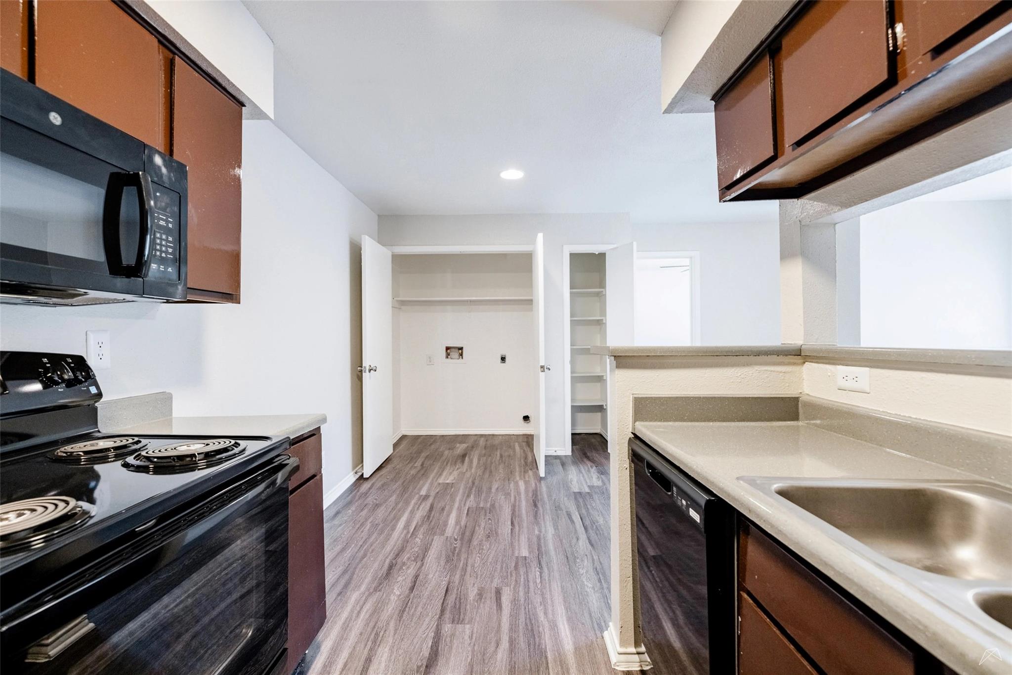 2809 W William Cannon Dr #e203 Property Photo 4