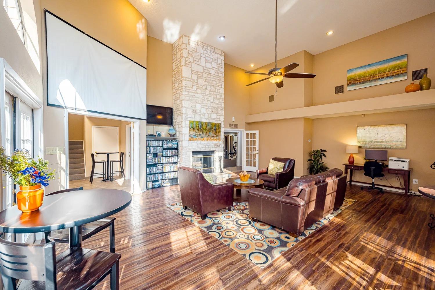 2809 W William Cannon Dr #e203 Property Photo 19