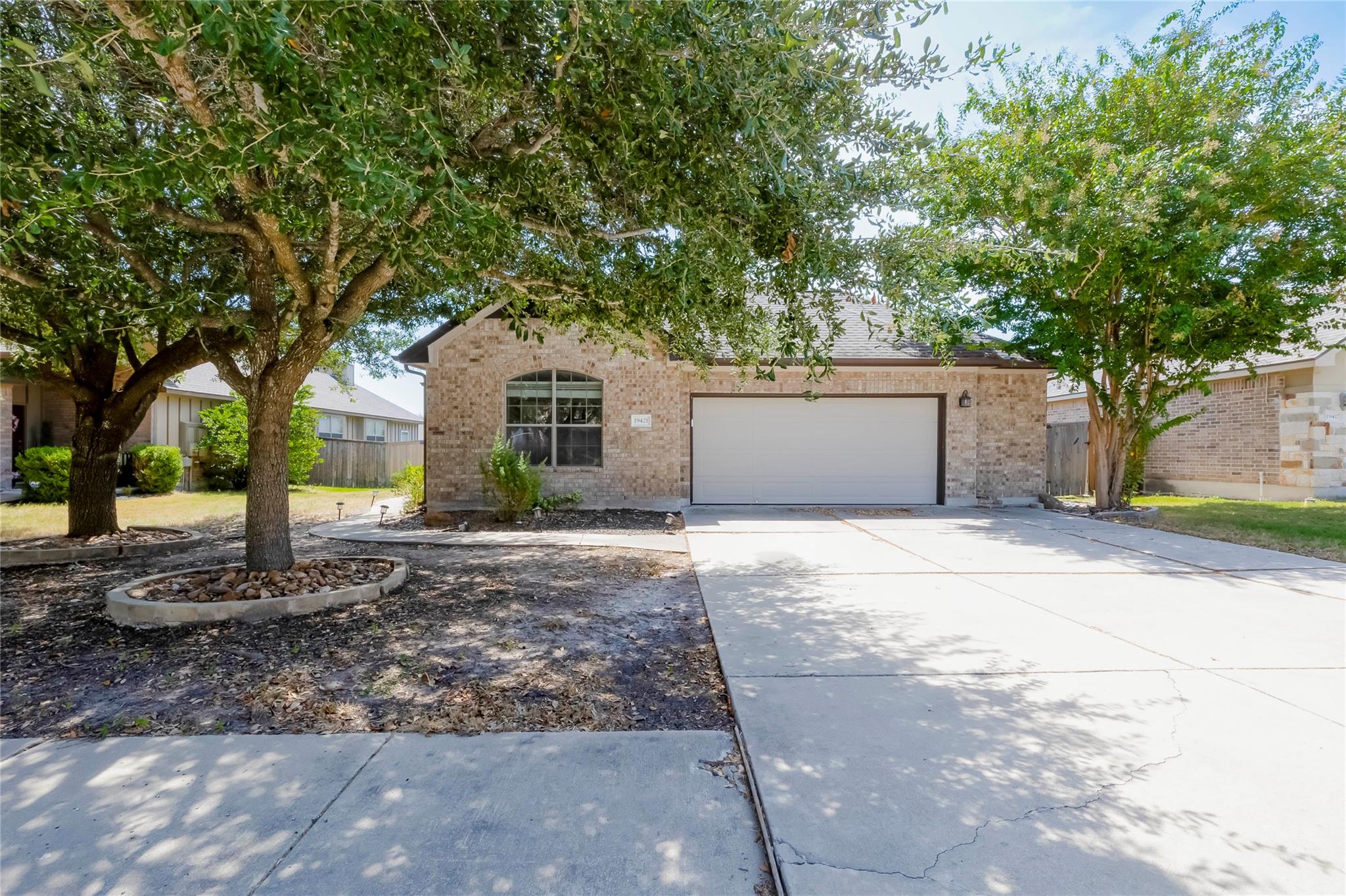 19421 Brent Knoll Dr Property Photo 3