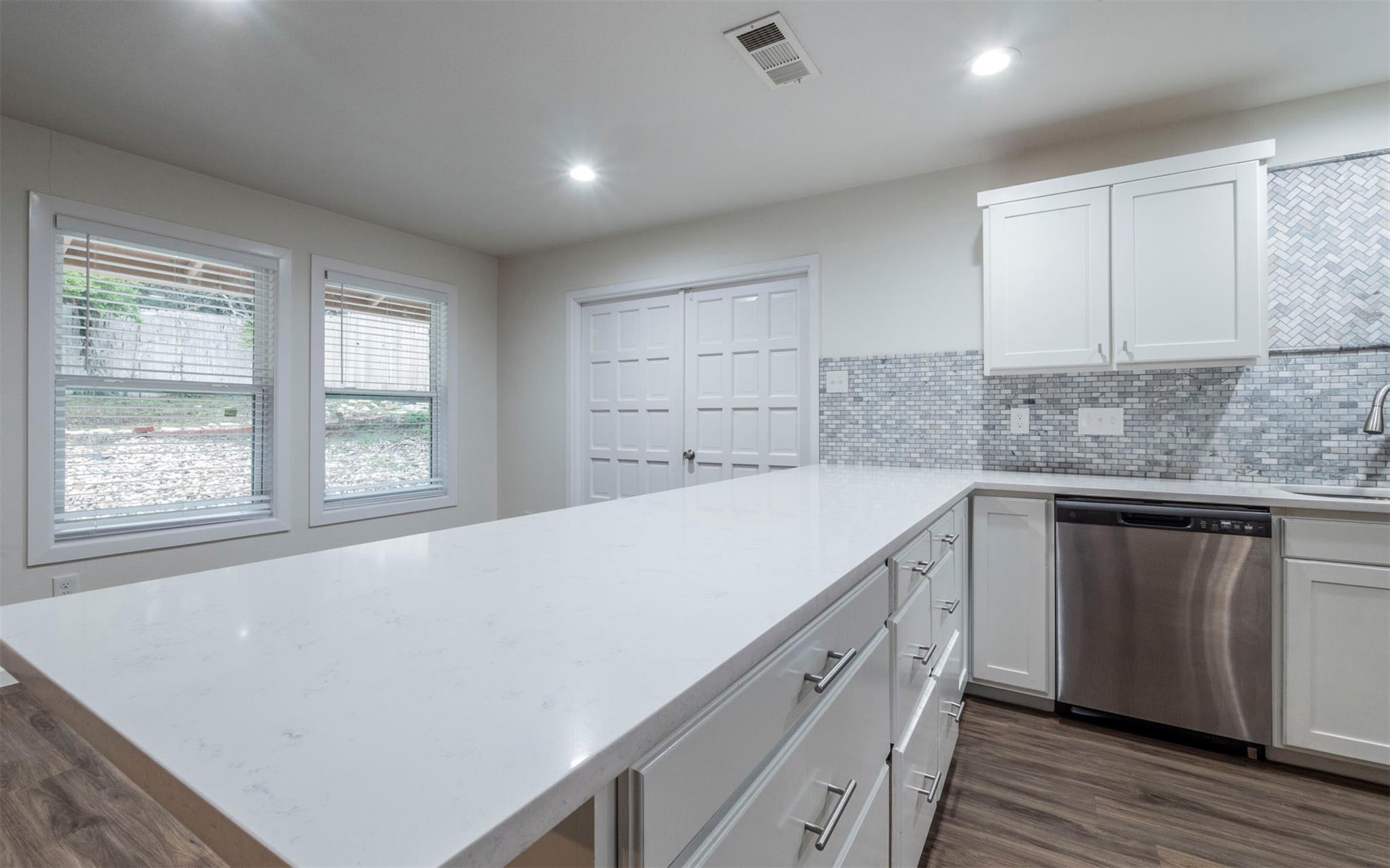 11627 River Oaks Trl Property Photo 8