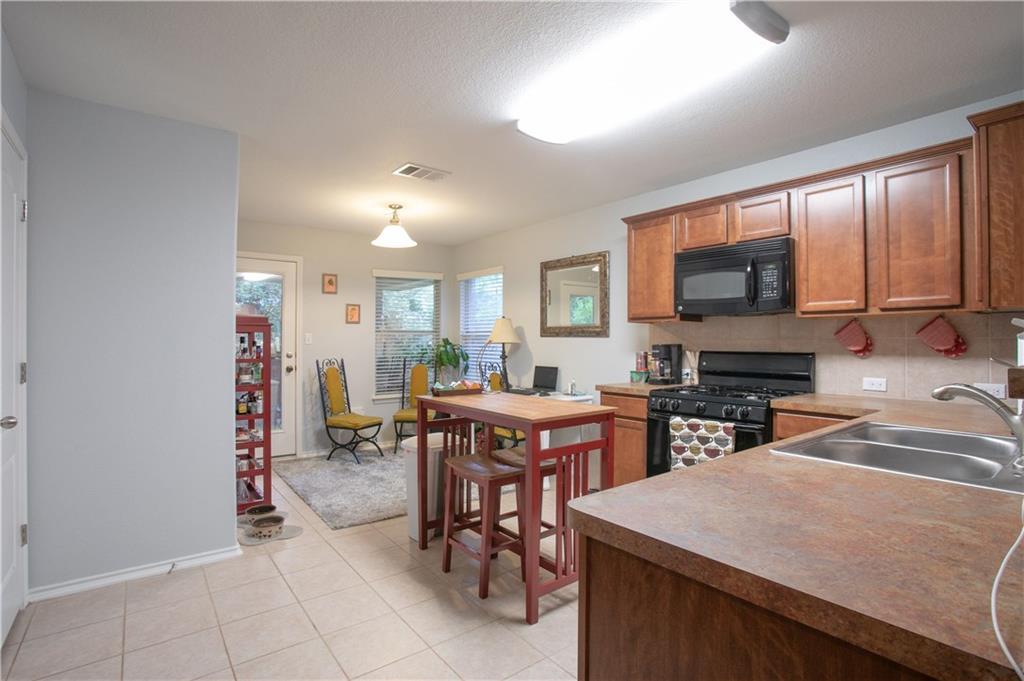 11005 Short Springs Dr Property Photo 4