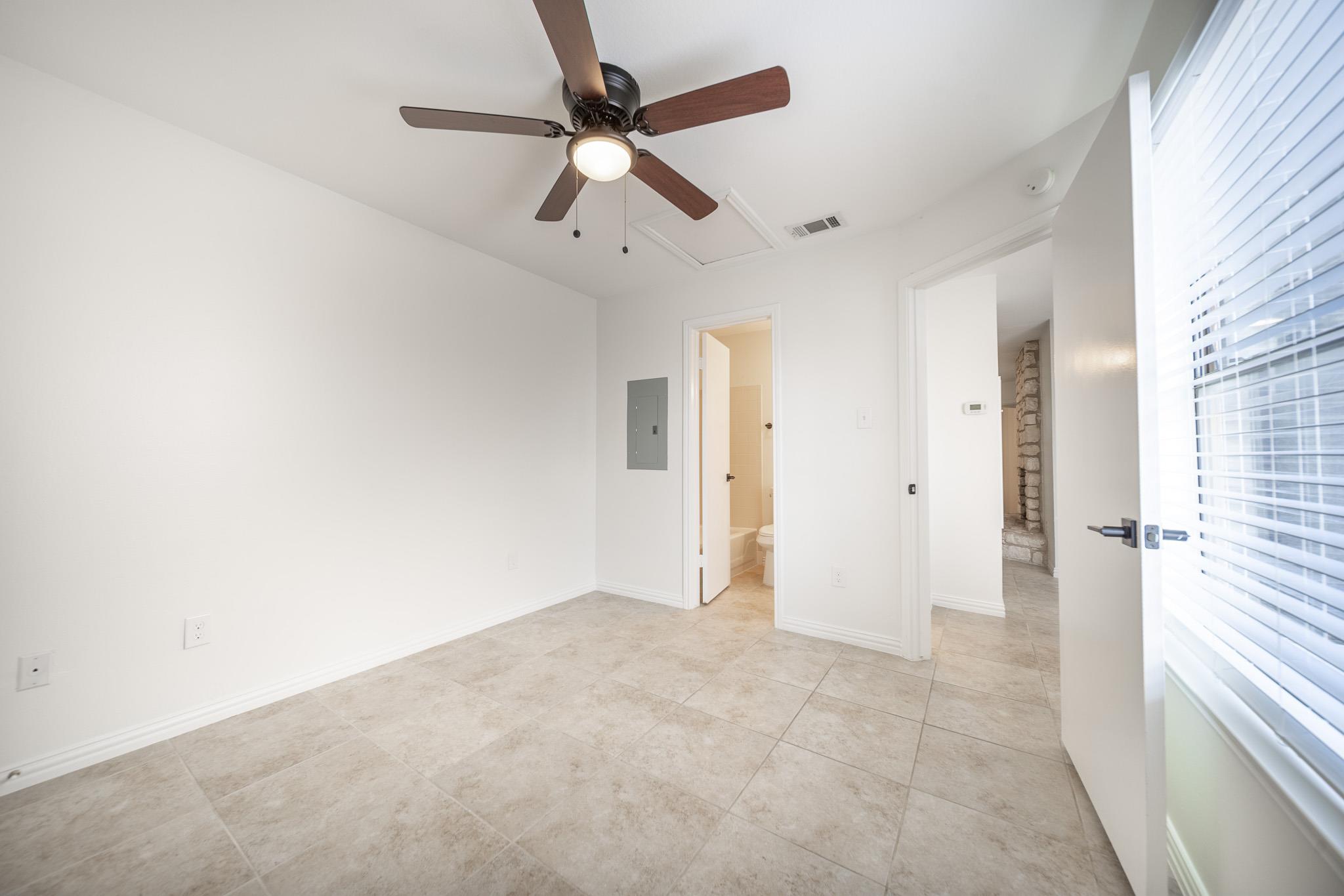 1740 Timber Ridge Rd #124 Property Photo 8