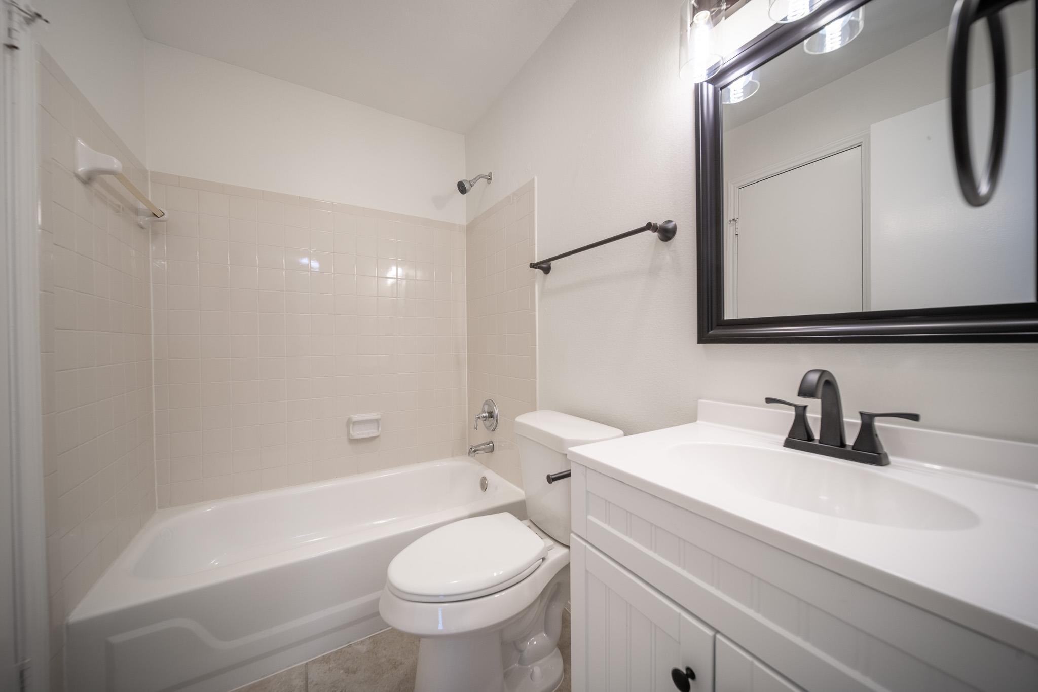 1740 Timber Ridge Rd #124 Property Photo 10