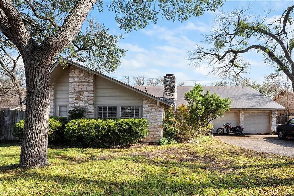 8109 Ceberry Dr #b Property Photo 1