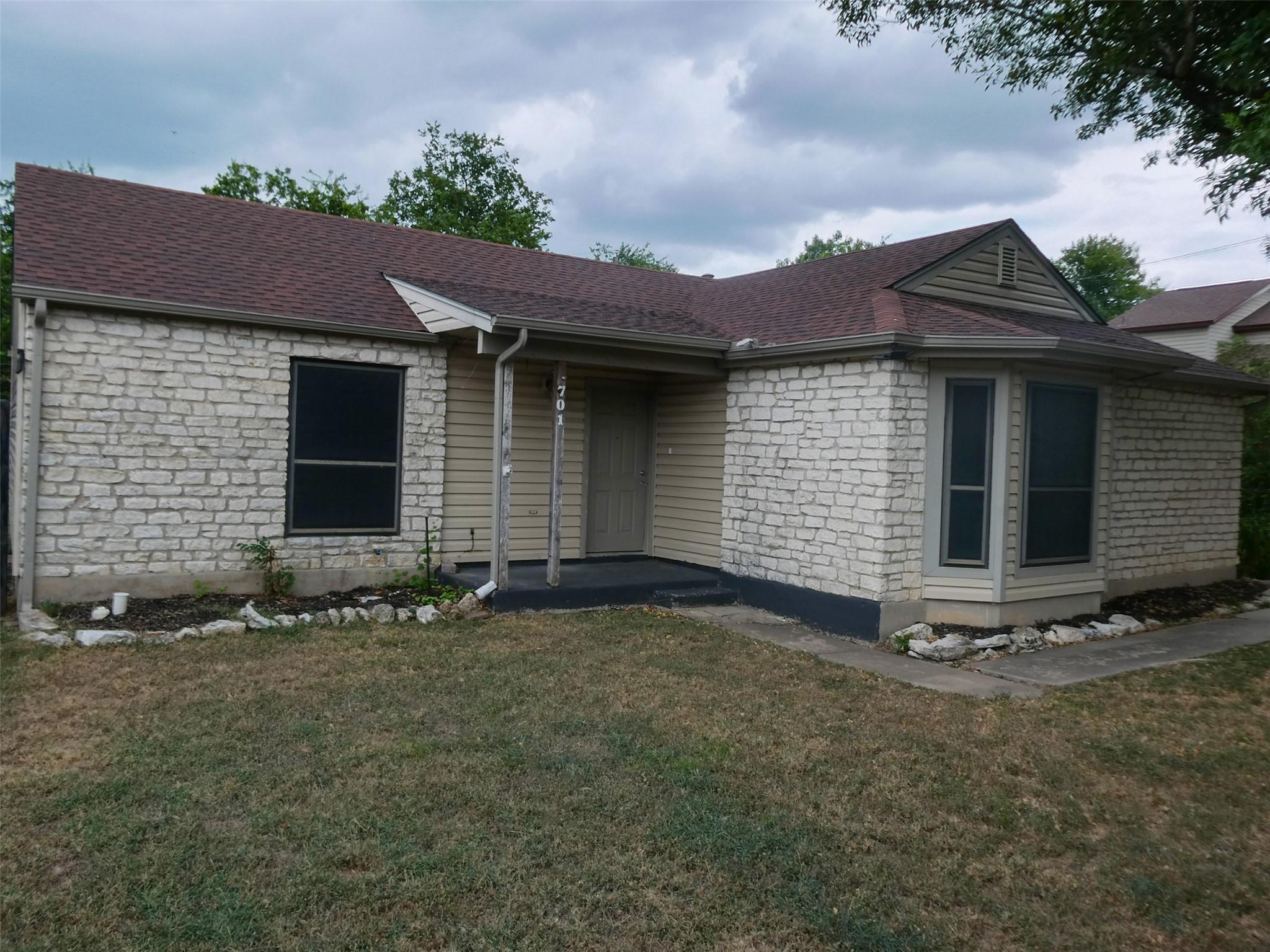 701 Greenwich Pl Property Photo 2