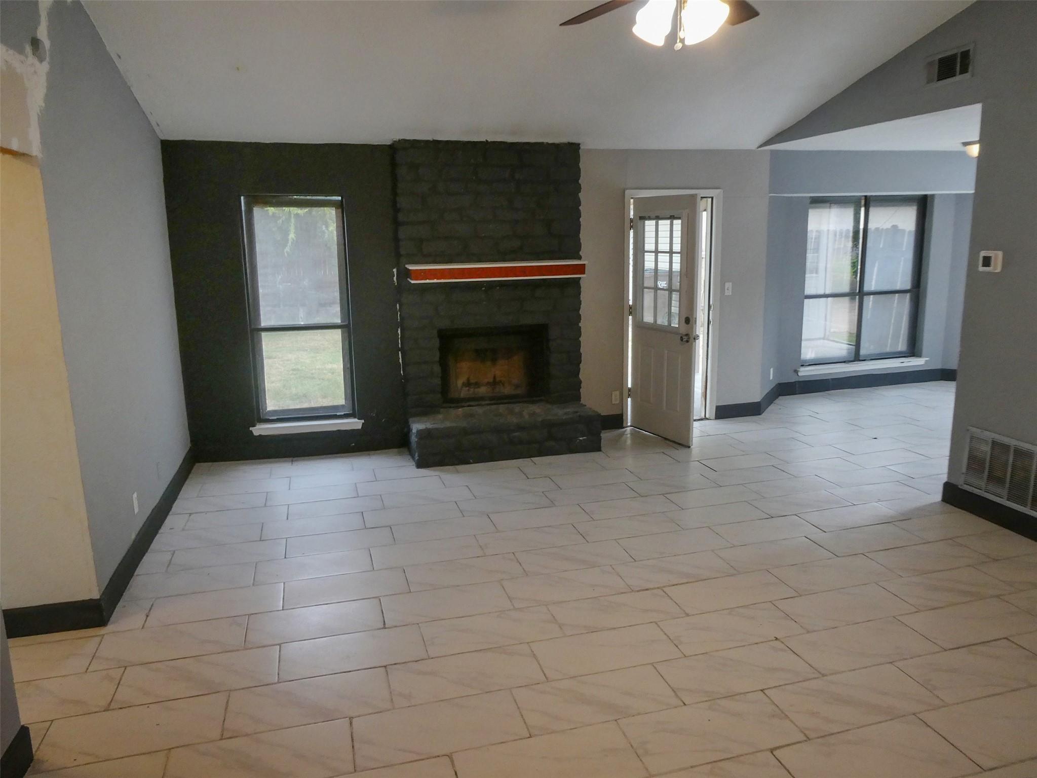 701 Greenwich Pl Property Photo 6