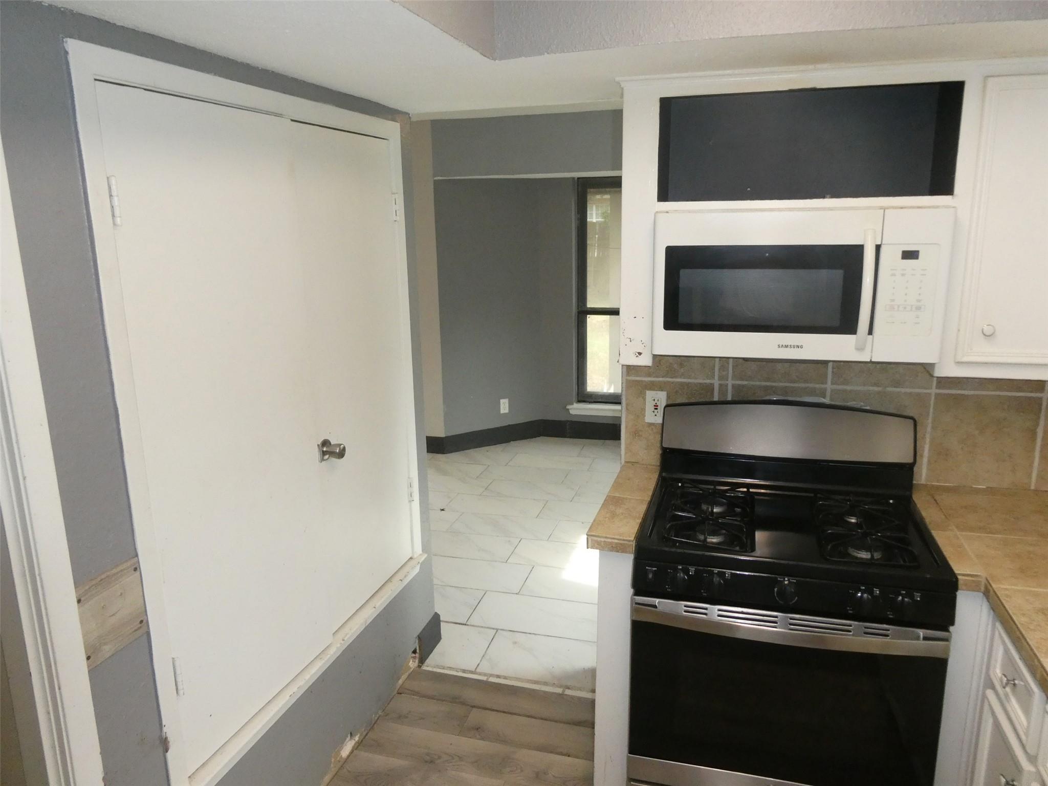 701 Greenwich Pl Property Photo 11