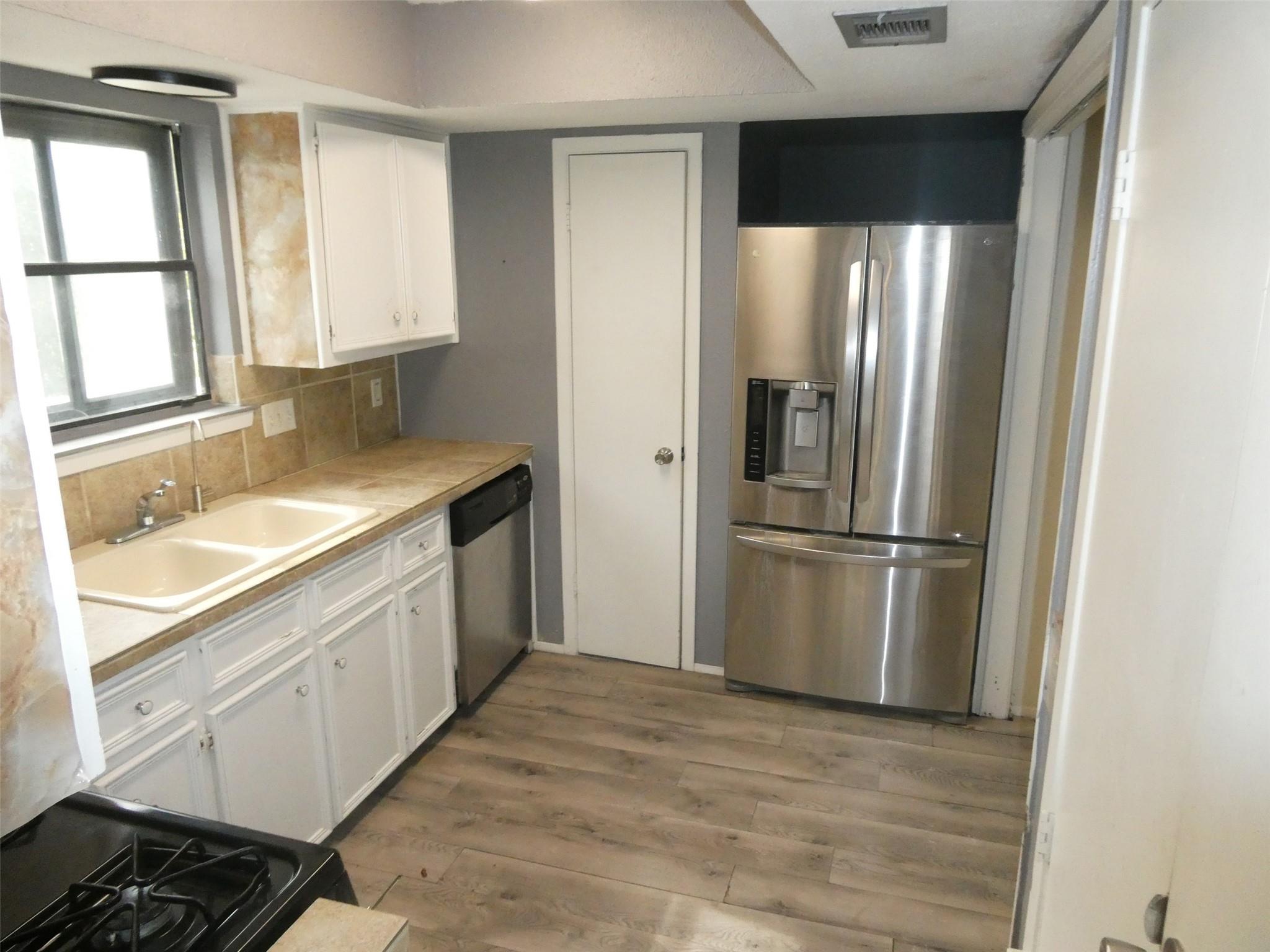 701 Greenwich Pl Property Photo 12