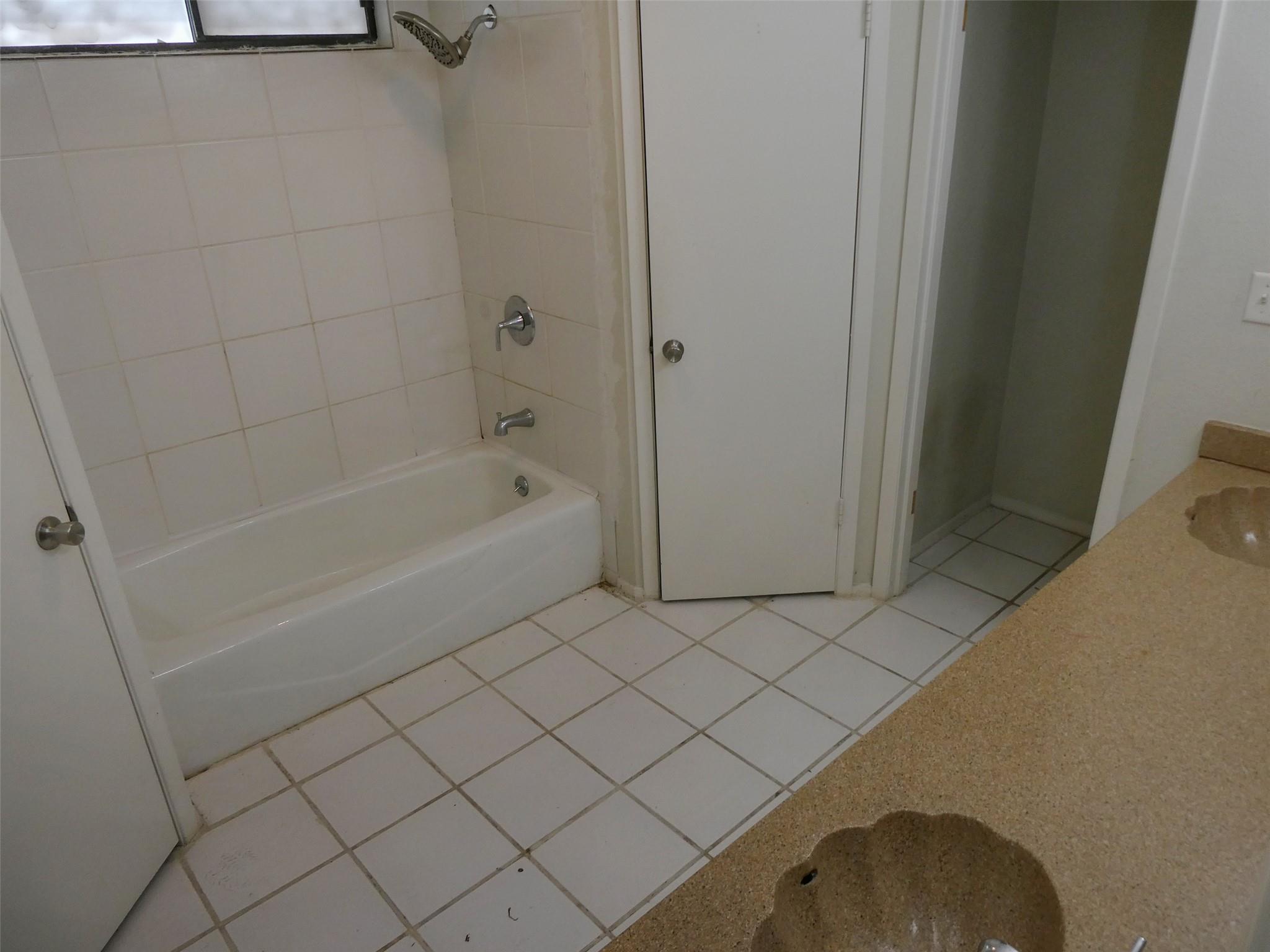 701 Greenwich Pl Property Photo 15