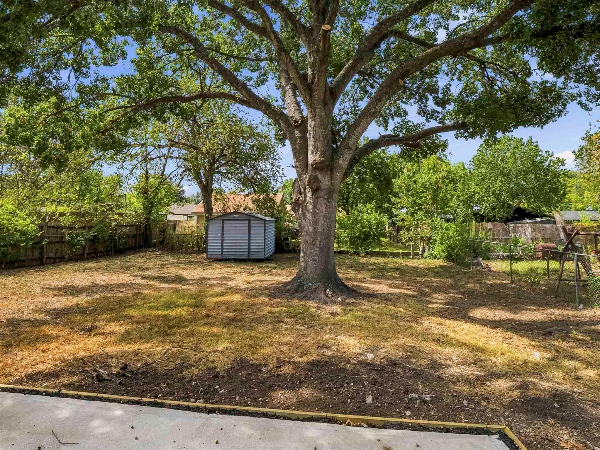 407 Tamworth Ave Property Photo 24