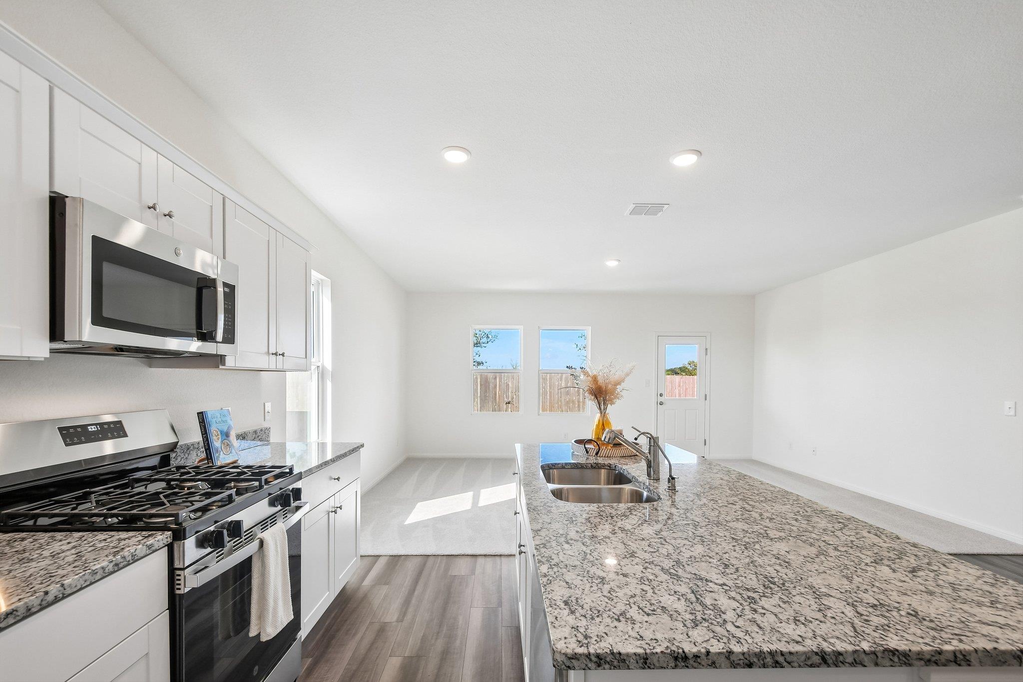 1305 Morris Loop Property Photo 7