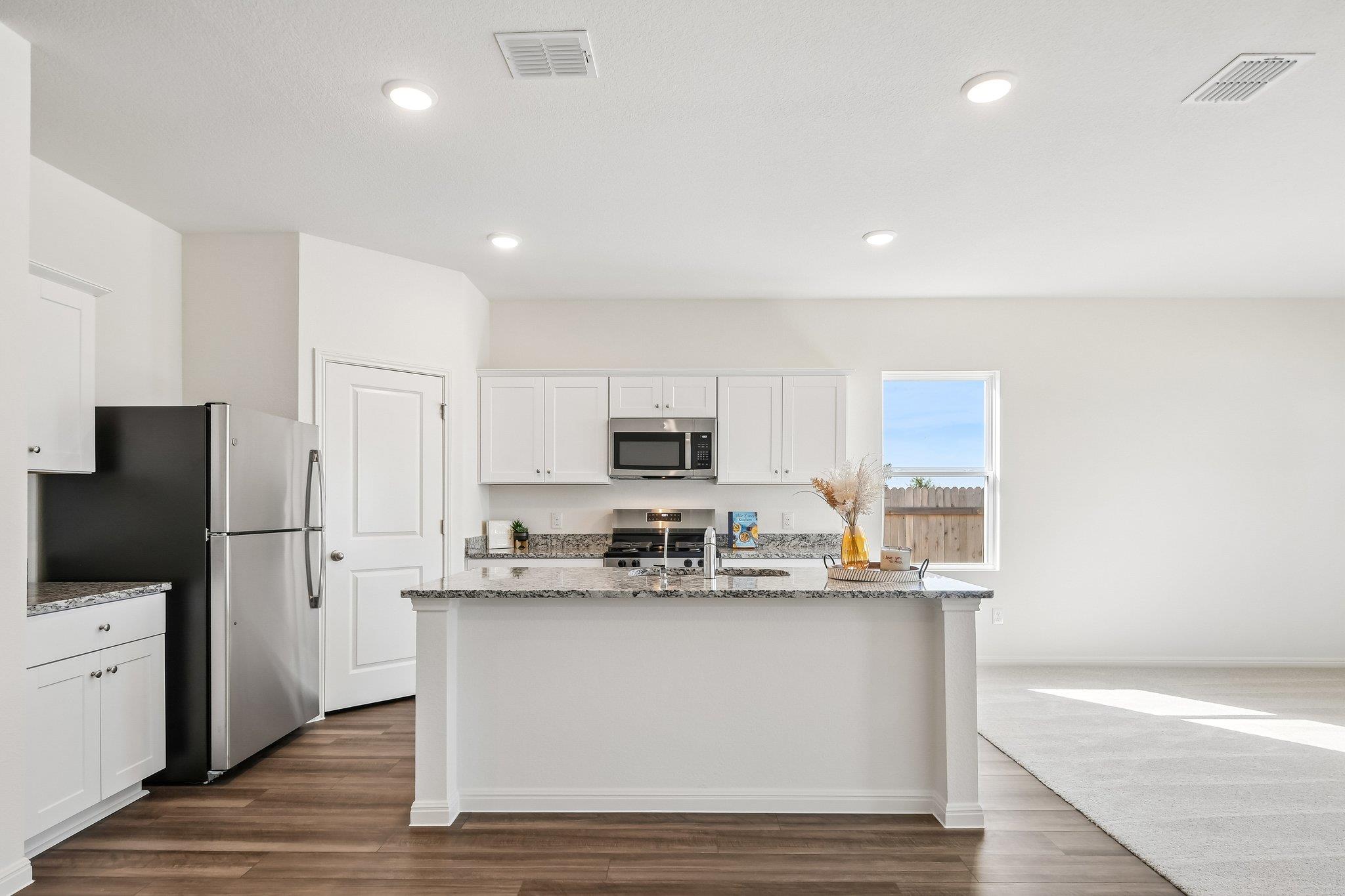 1305 Morris Loop Property Photo 8