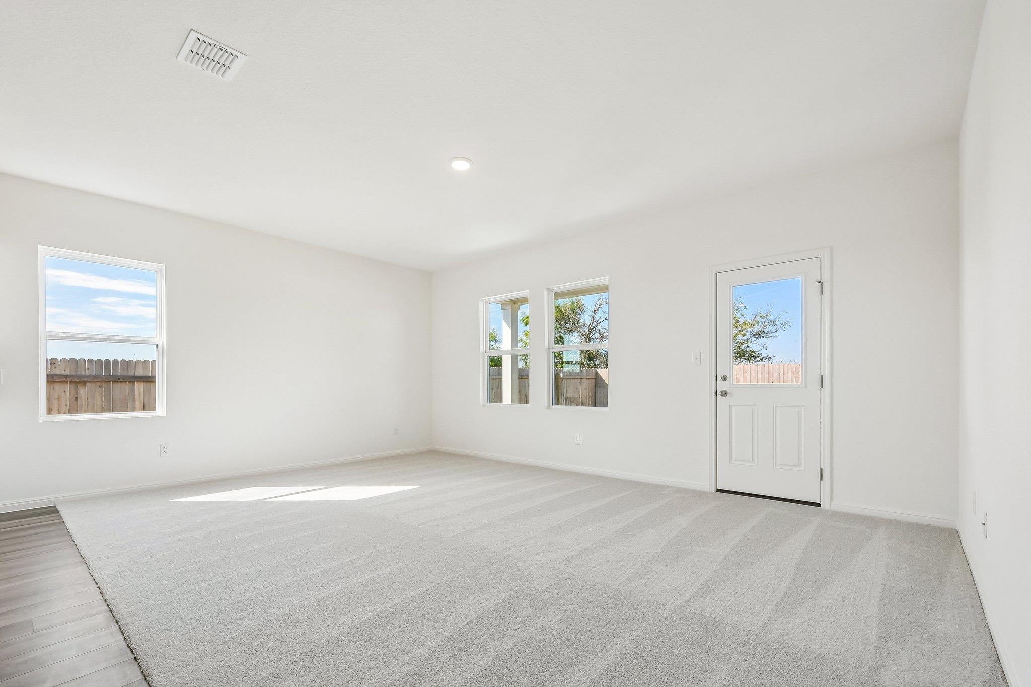 1305 Morris Loop Property Photo 11