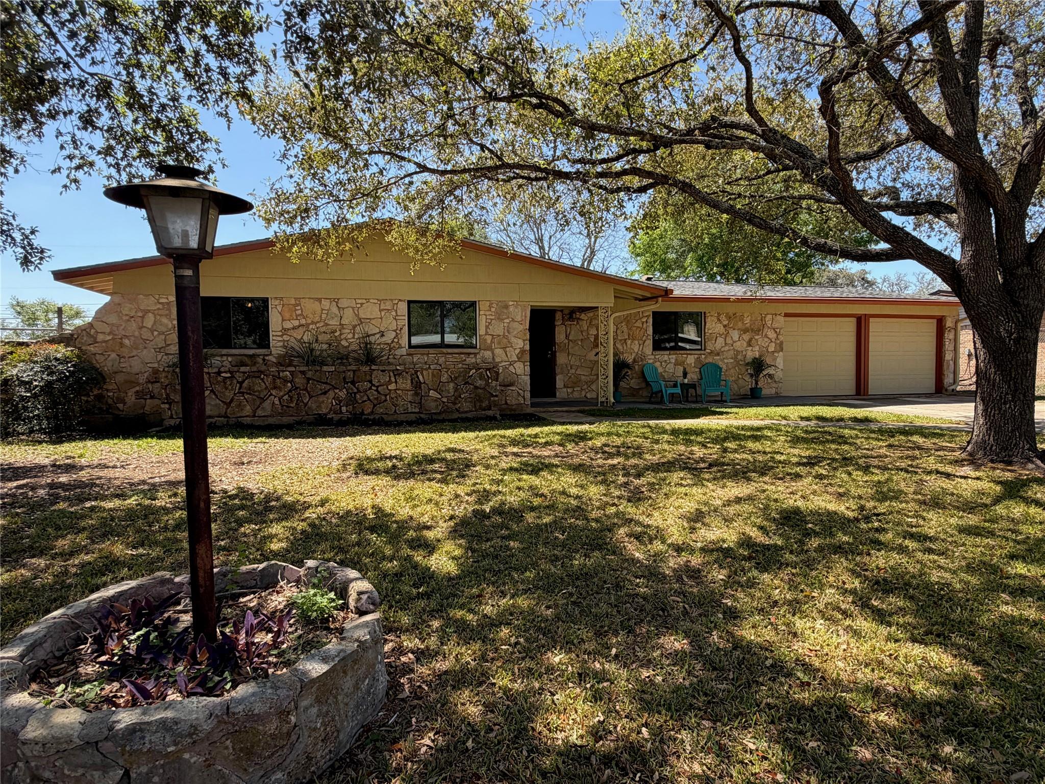 141 Oaklane Dr Property Photo 4