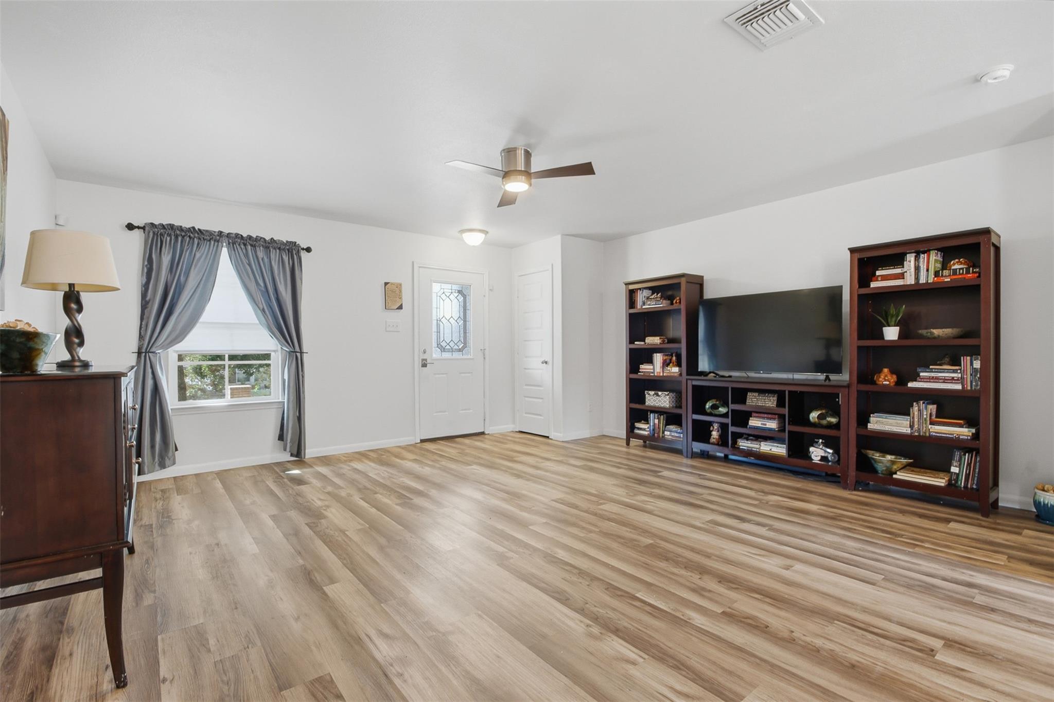 2106 Stonehaven None Property Photo 6