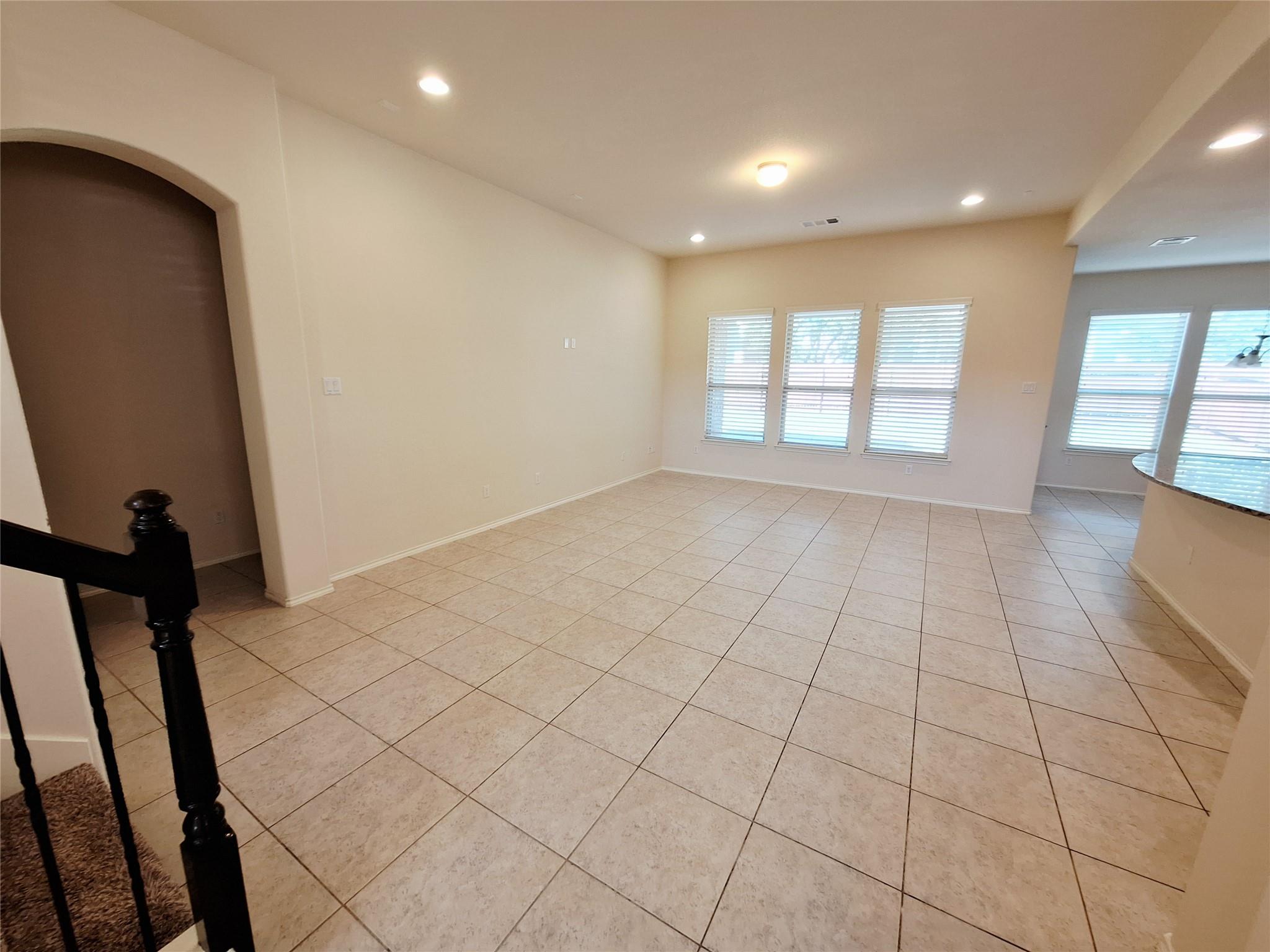 525 Loma Cedro Bnd Property Photo 8
