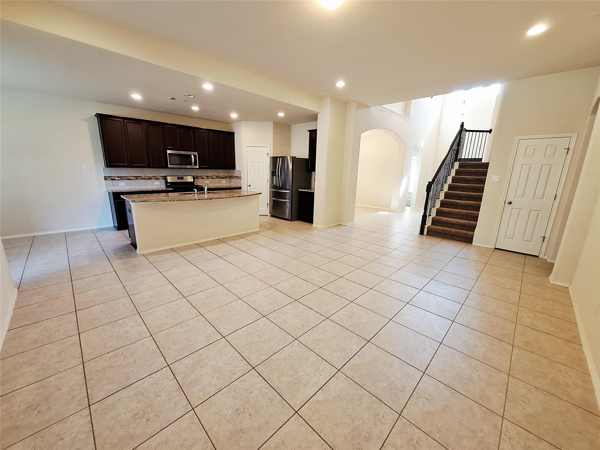 525 Loma Cedro Bnd Property Photo 9