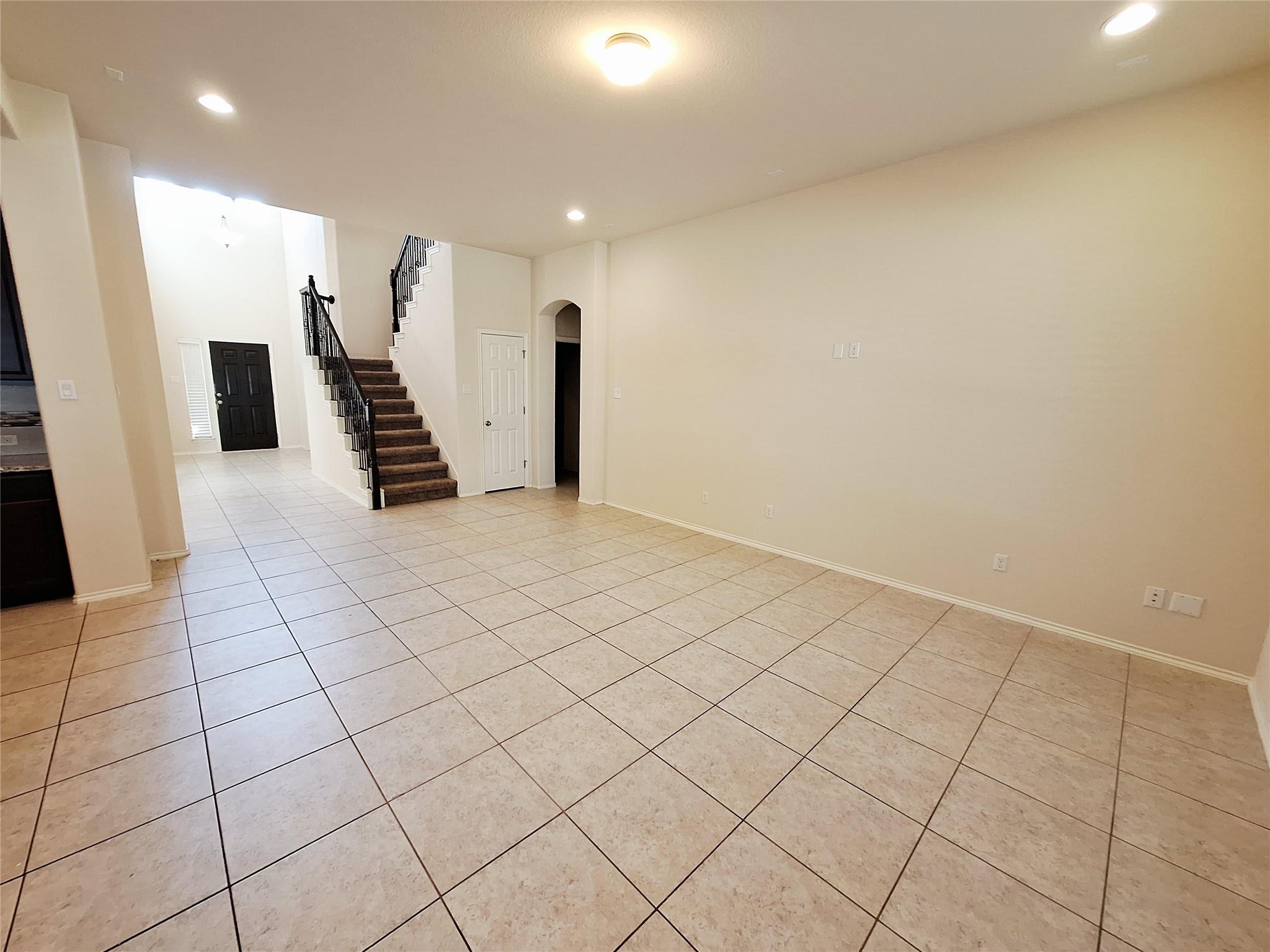 525 Loma Cedro Bnd Property Photo 10