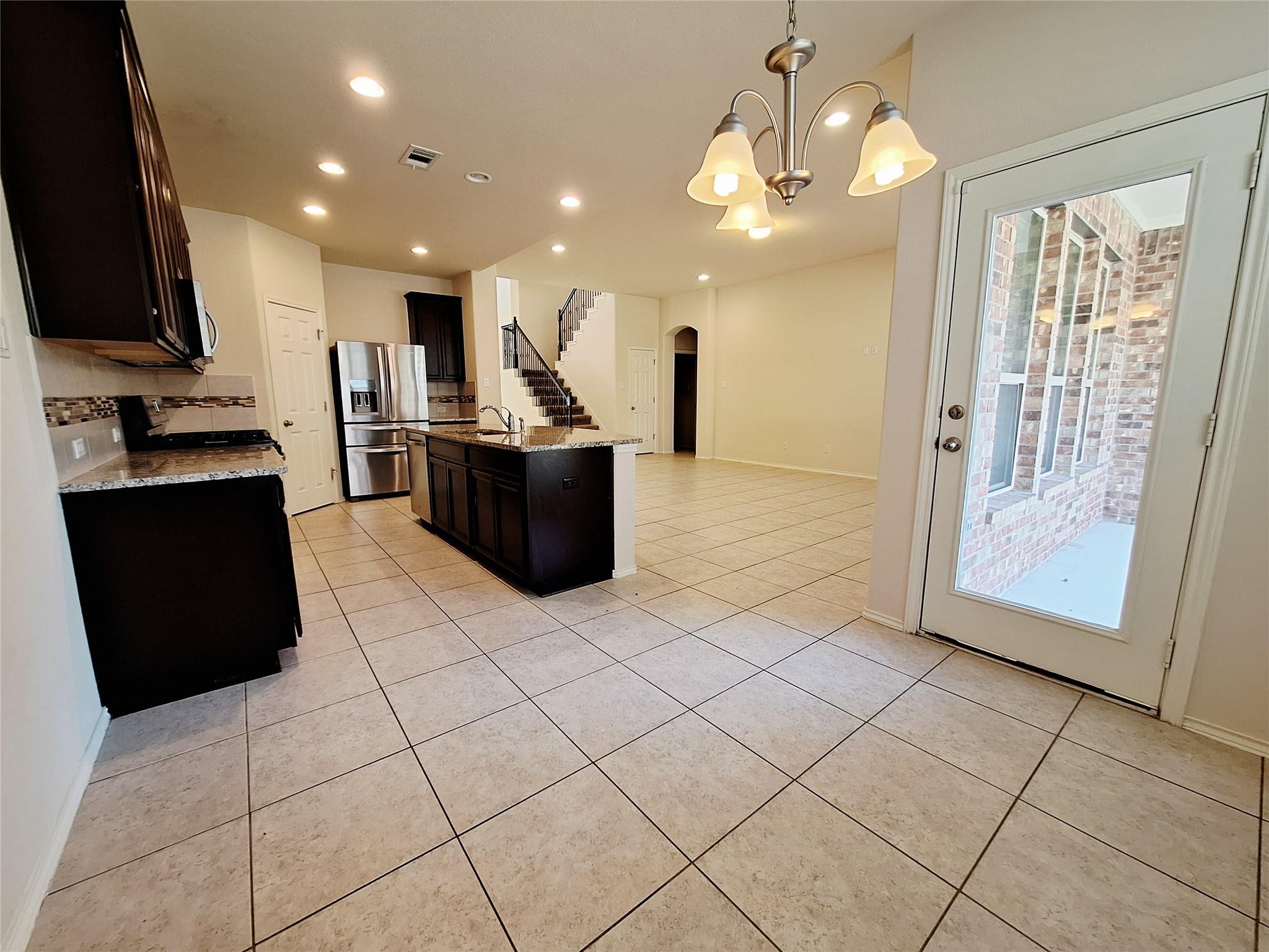 525 Loma Cedro Bnd Property Photo 16