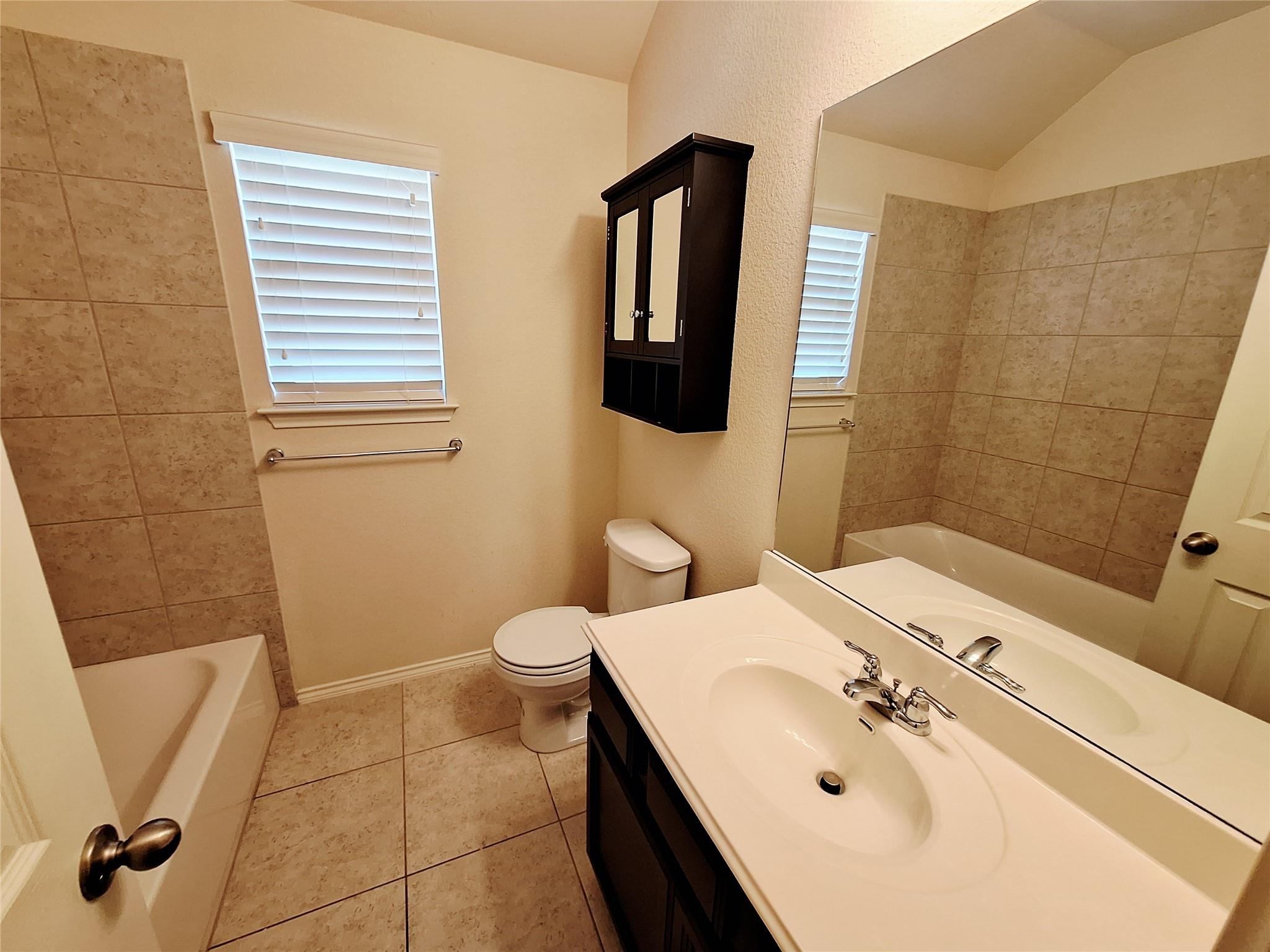 525 Loma Cedro Bnd Property Photo 28