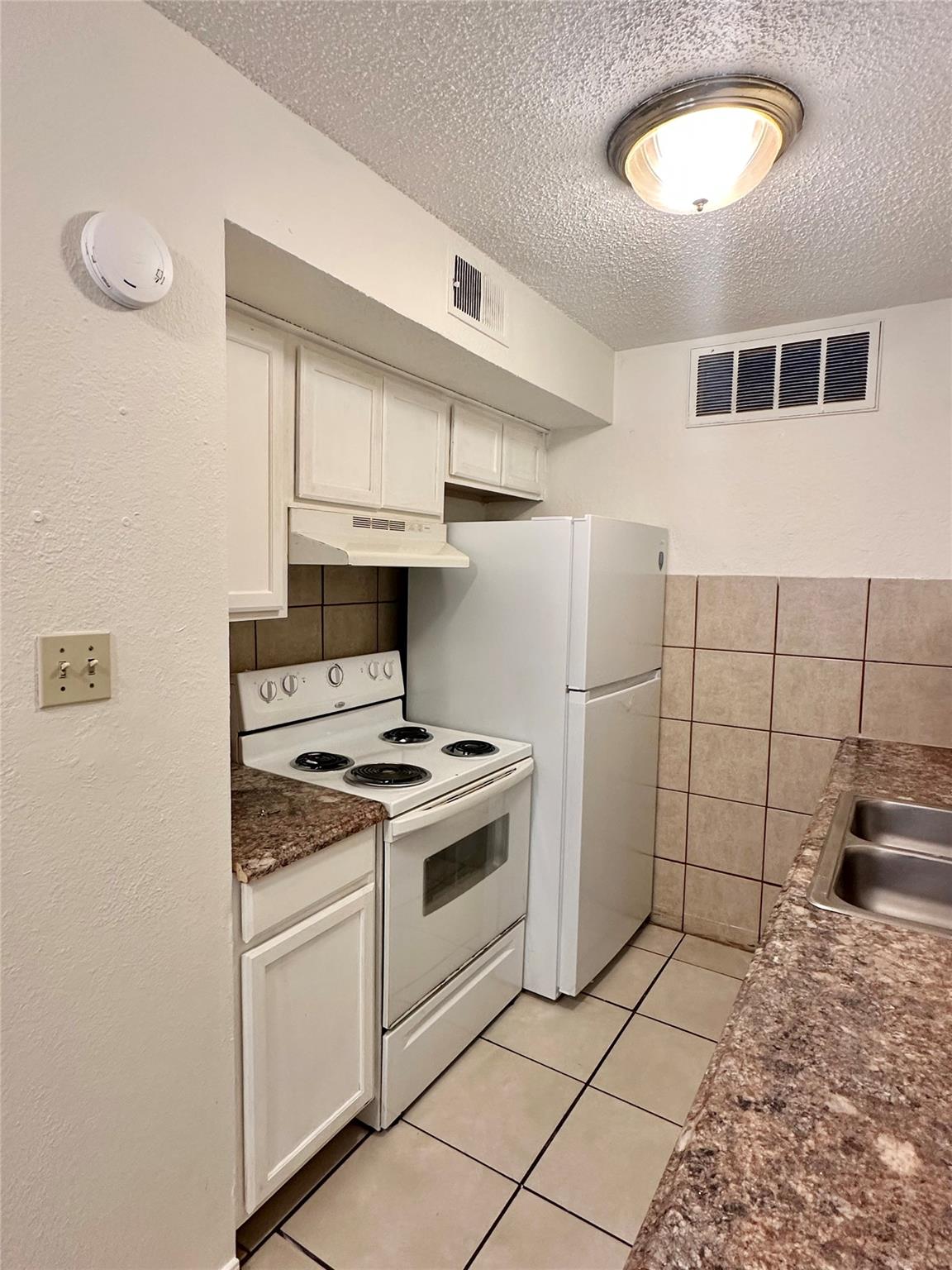 4322 Gillis St #106 Property Photo 3