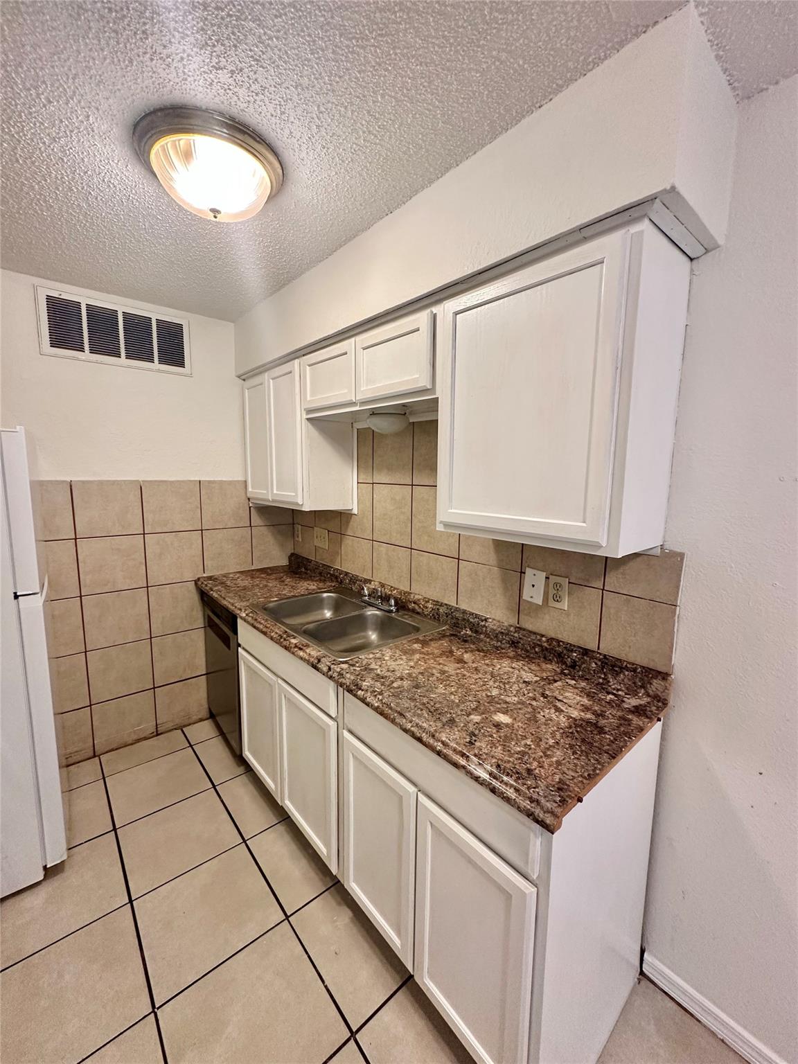 4322 Gillis St #106 Property Photo 4