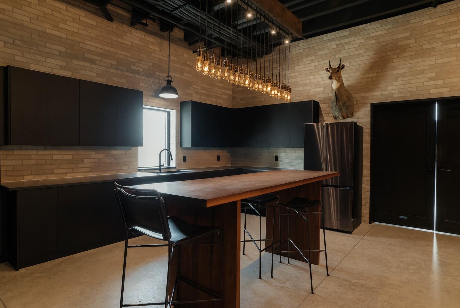 195 American Way Property Photo 13