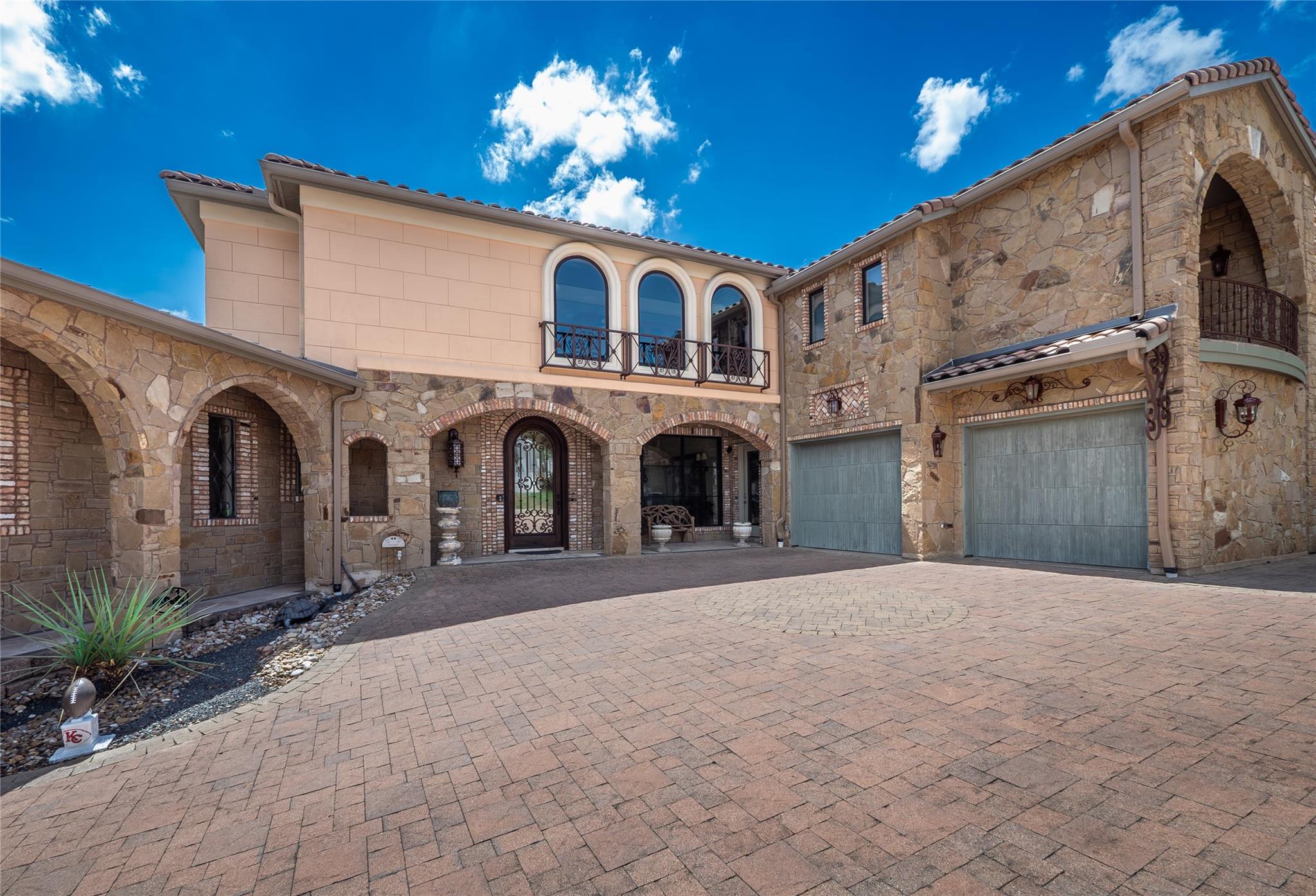 12925 Luna Montana Way S Property Photo 2