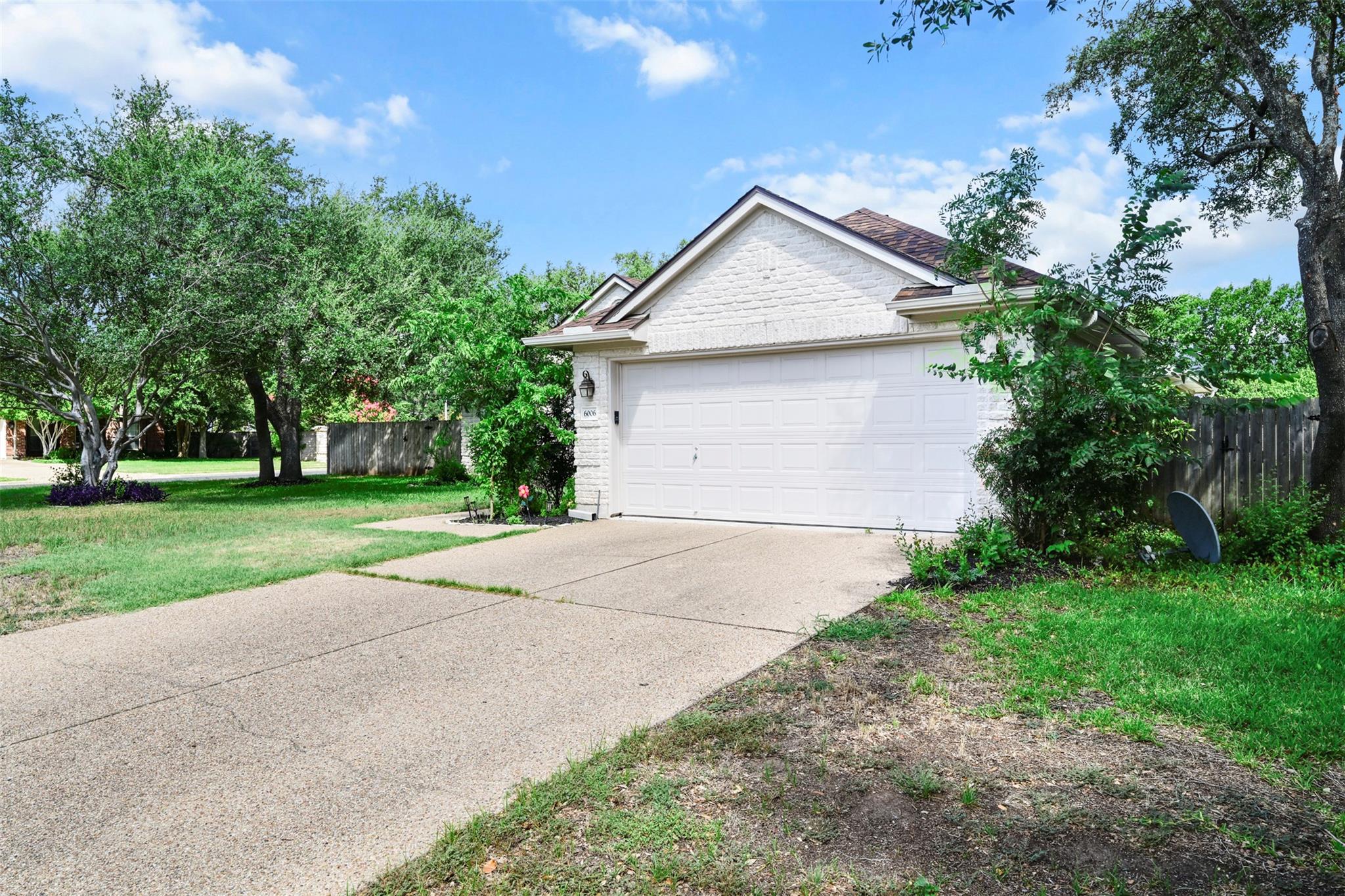 6006 Barletta Dr Property Photo 3
