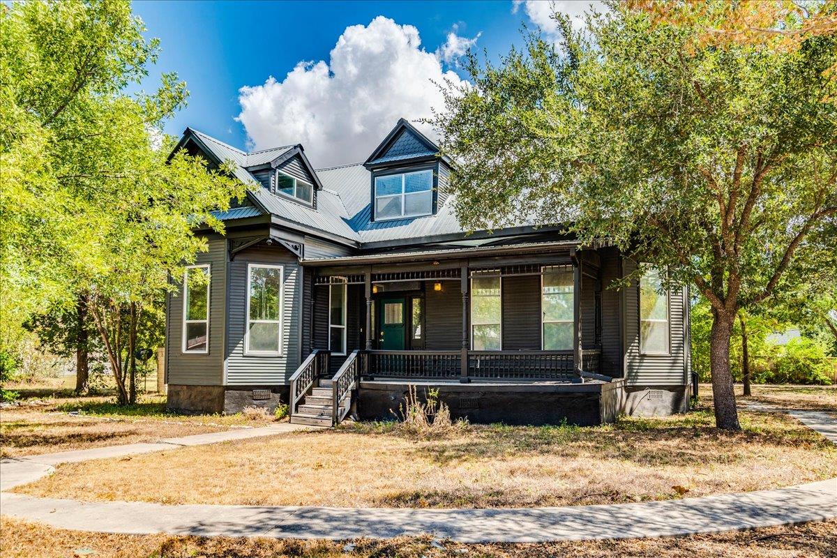 302 N Fm 1660 Hwy Property Photo 1
