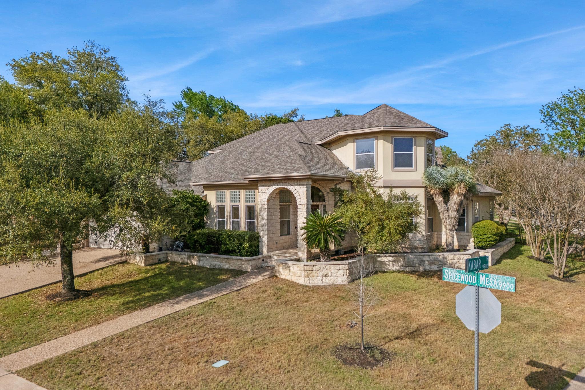 9907 Spicewood Mesa Property Photo 3