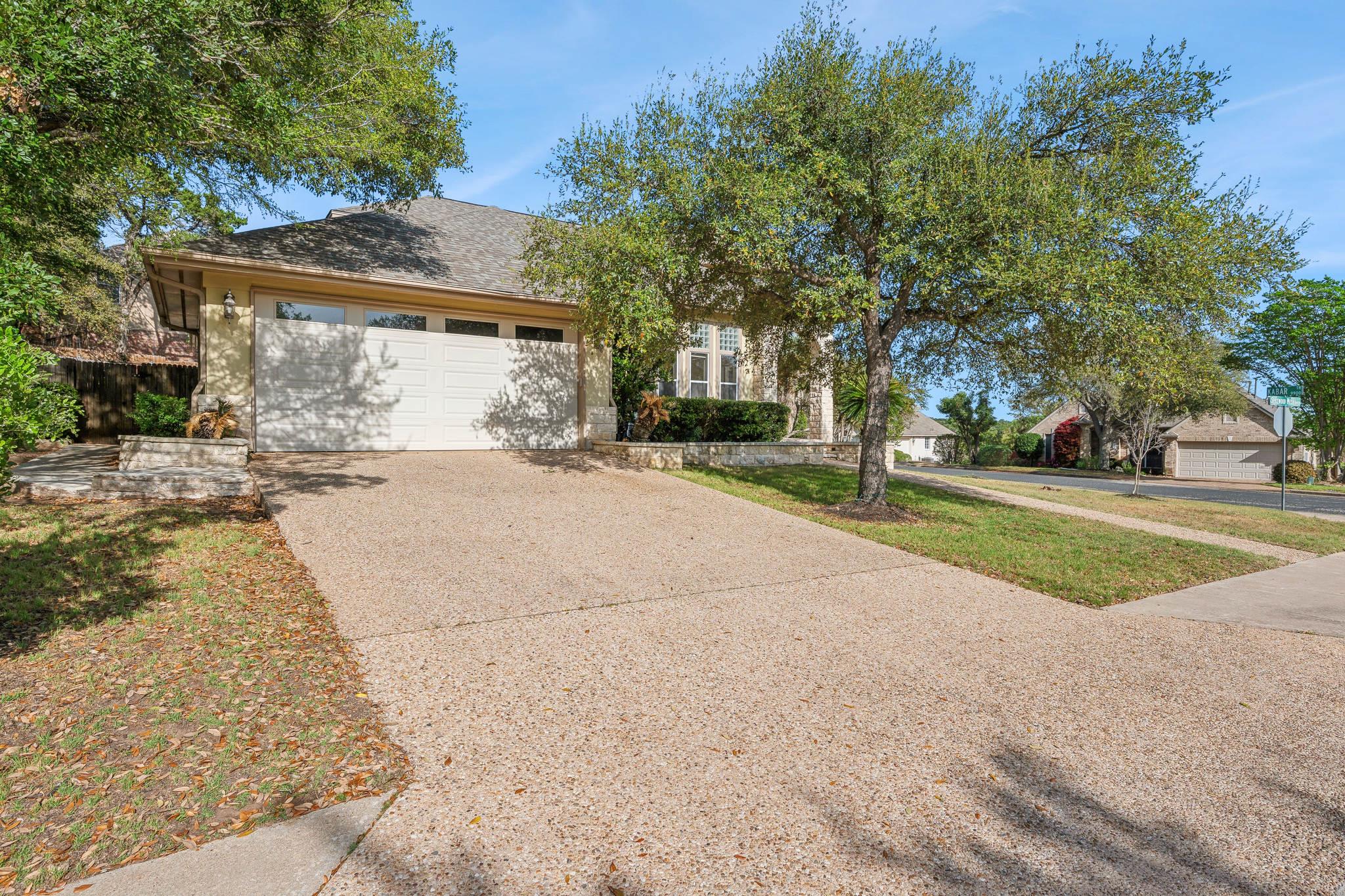 9907 Spicewood Mesa Property Photo 4