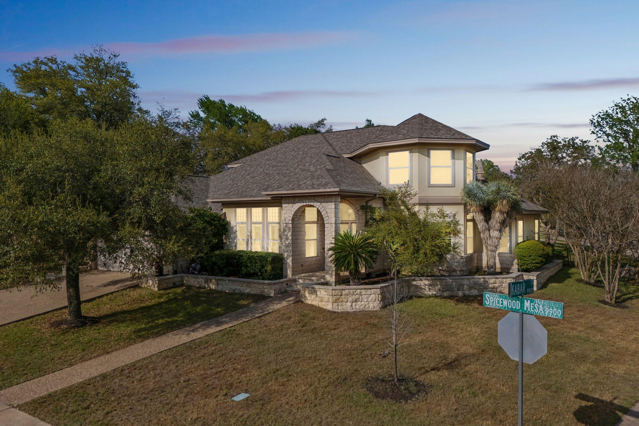 9907 Spicewood Mesa Property Photo 5
