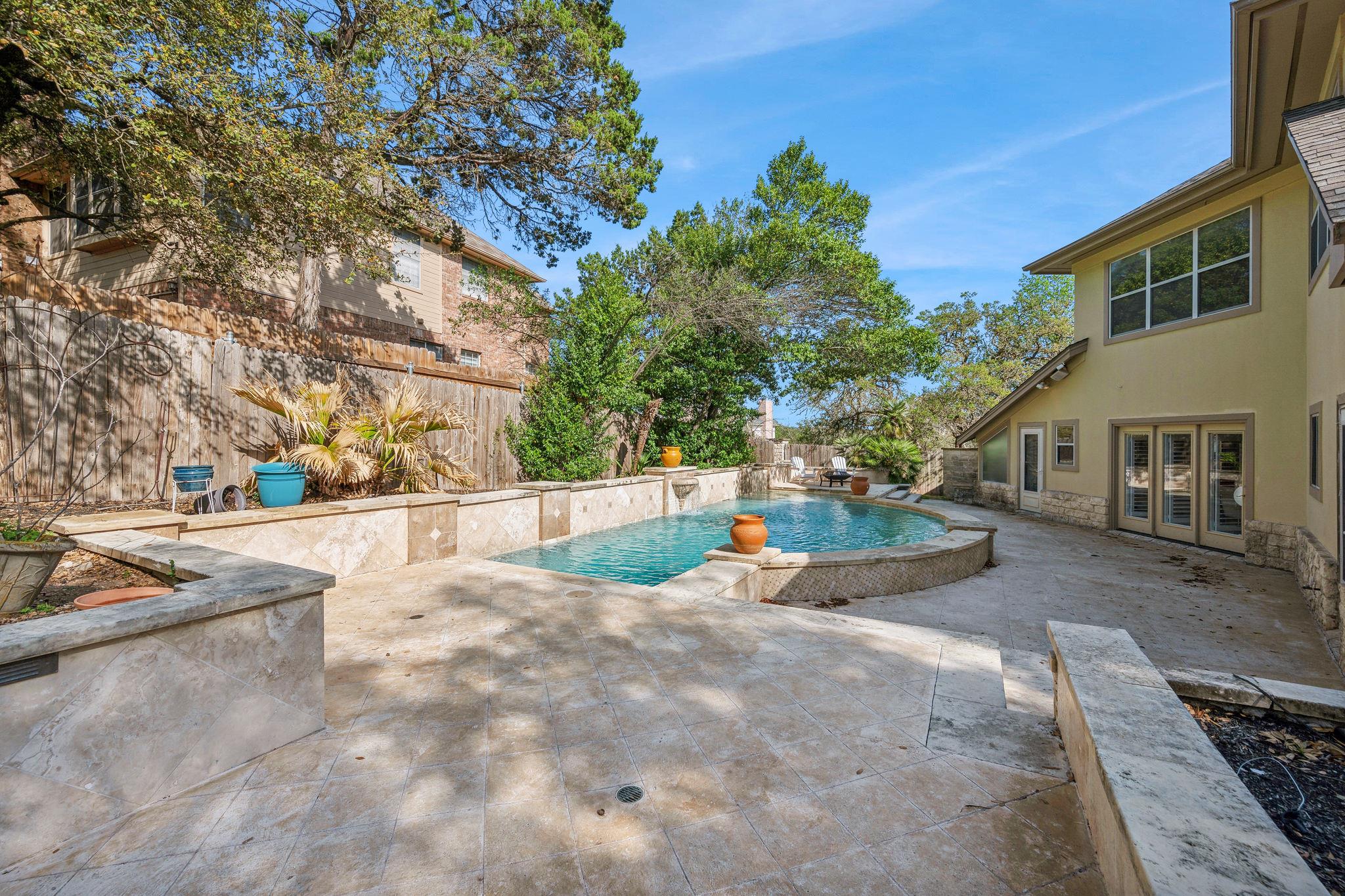 9907 Spicewood Mesa Property Photo 6
