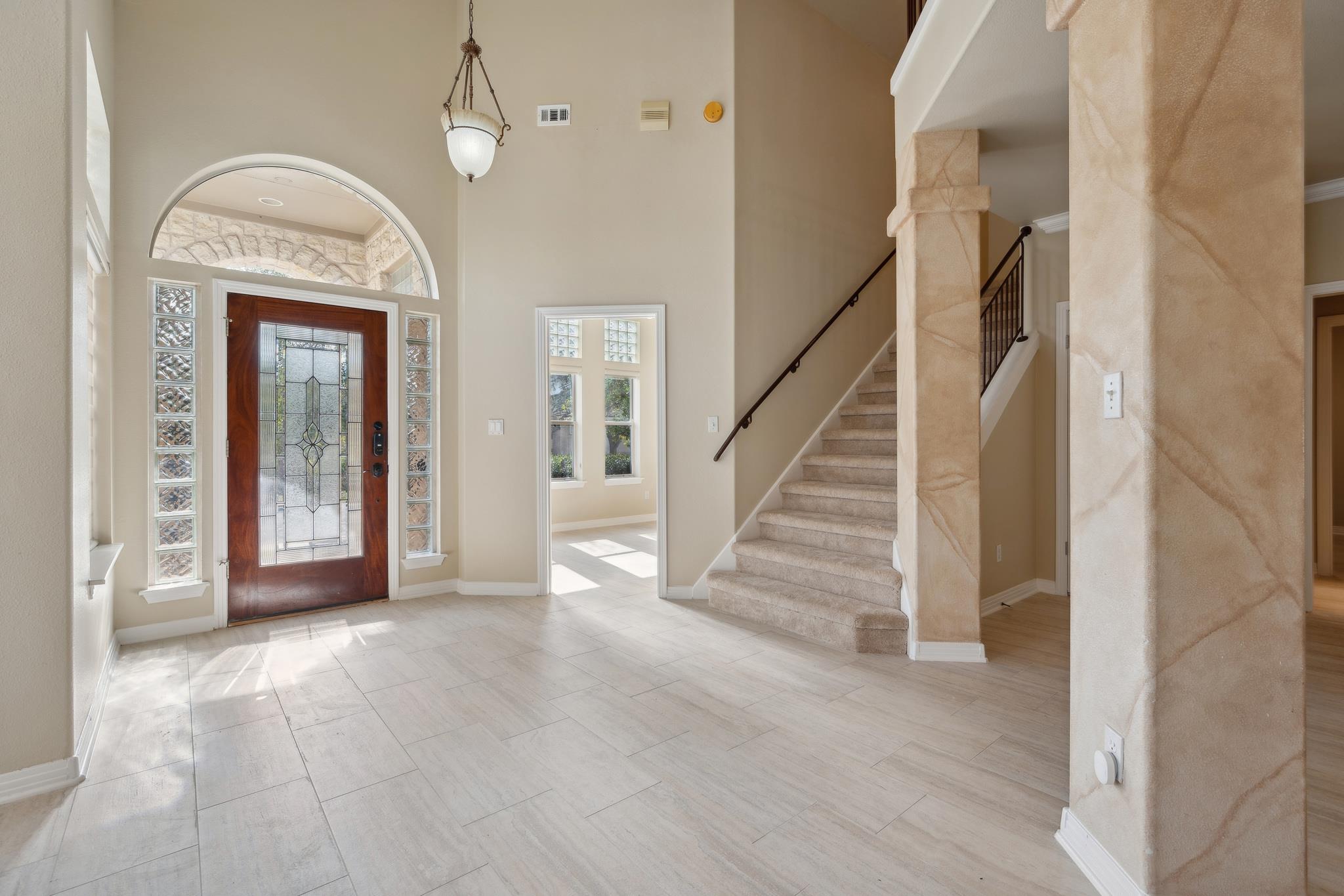 9907 Spicewood Mesa Property Photo 7