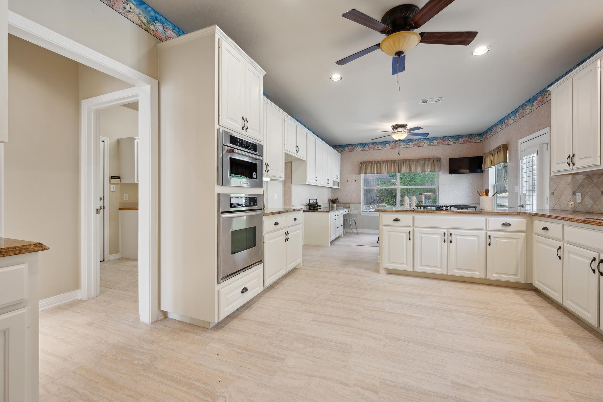 9907 Spicewood Mesa Property Photo 14