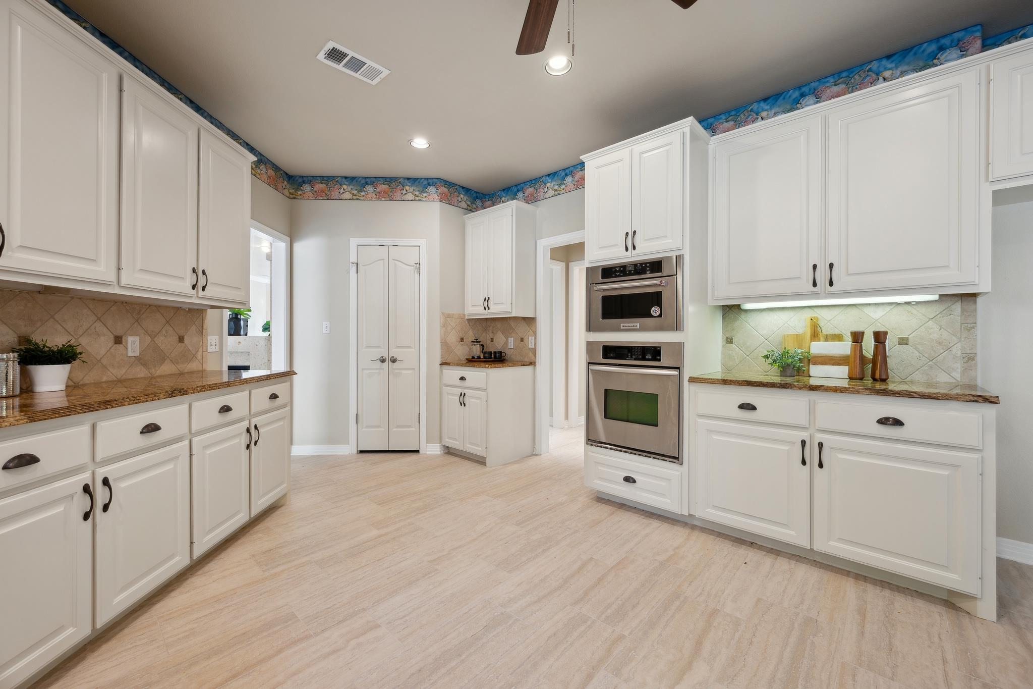 9907 Spicewood Mesa Property Photo 16