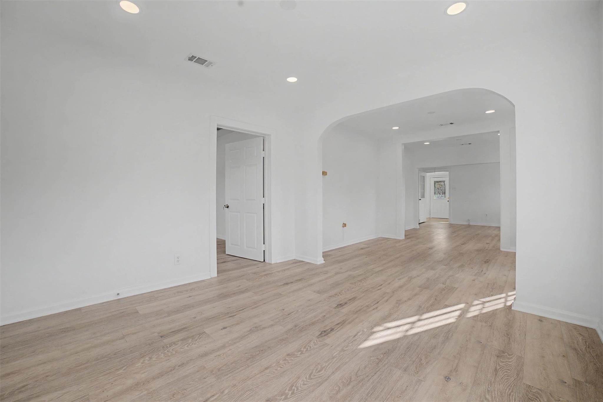 2703 E Cesar Chavez St Property Photo 6