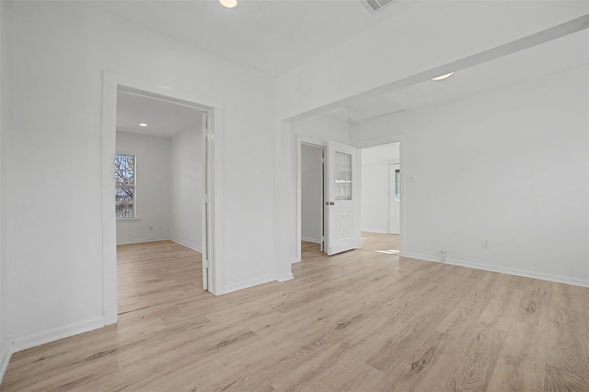 2703 E Cesar Chavez St Property Photo 10