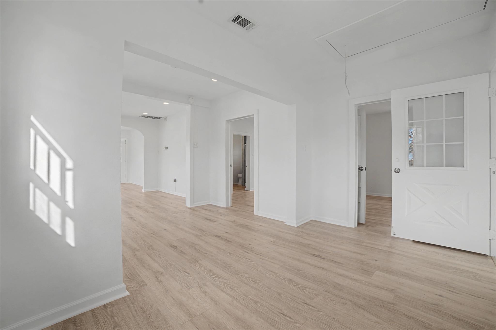 2703 E Cesar Chavez St Property Photo 11