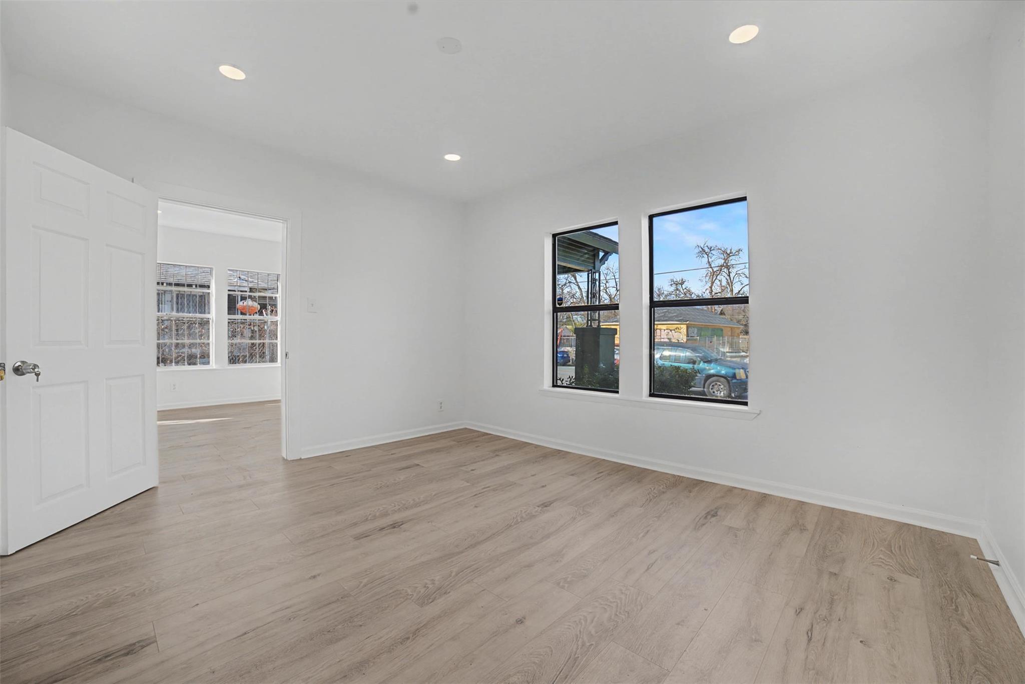 2703 E Cesar Chavez St Property Photo 18