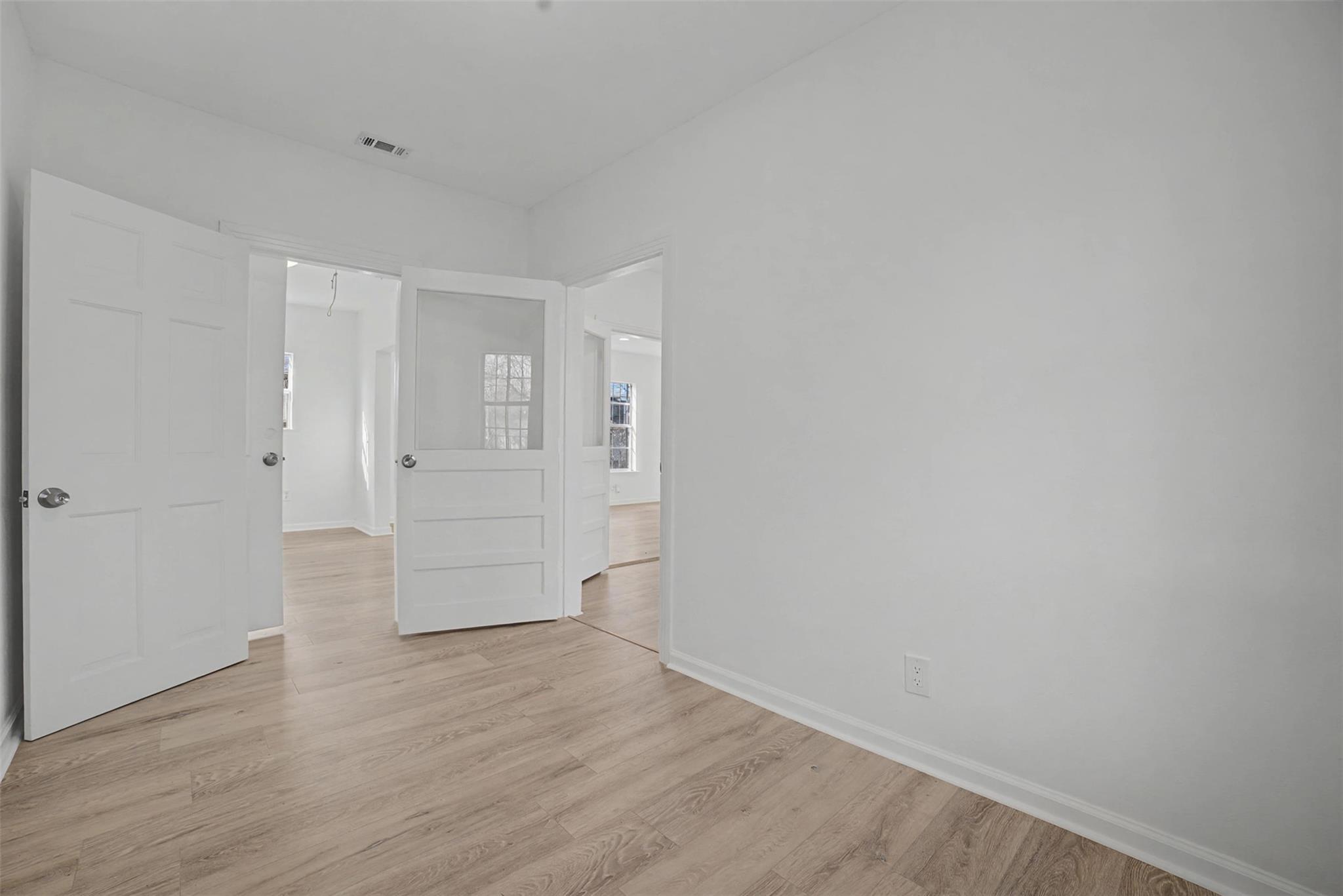 2703 E Cesar Chavez St Property Photo 19