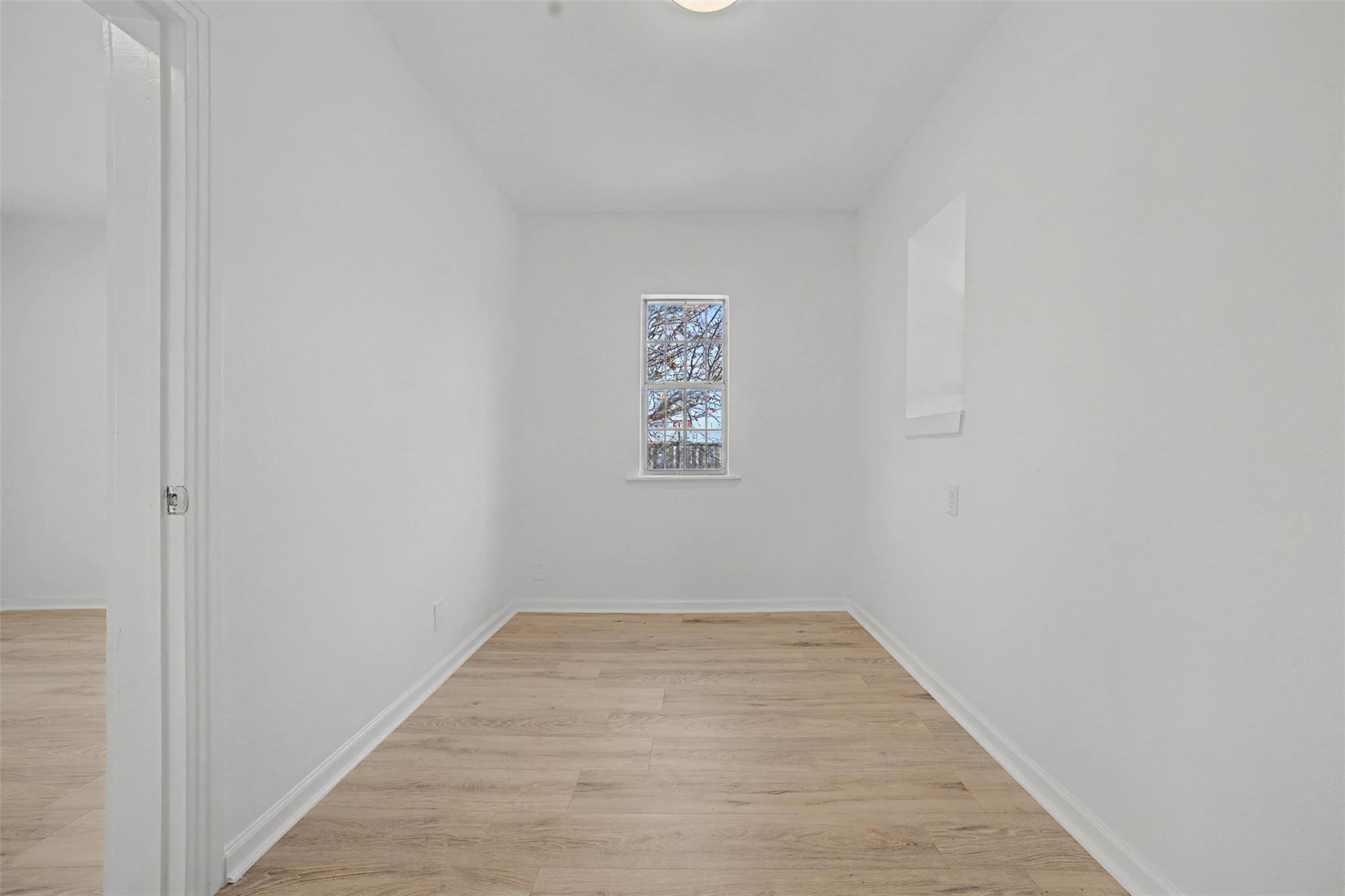 2703 E Cesar Chavez St Property Photo 22