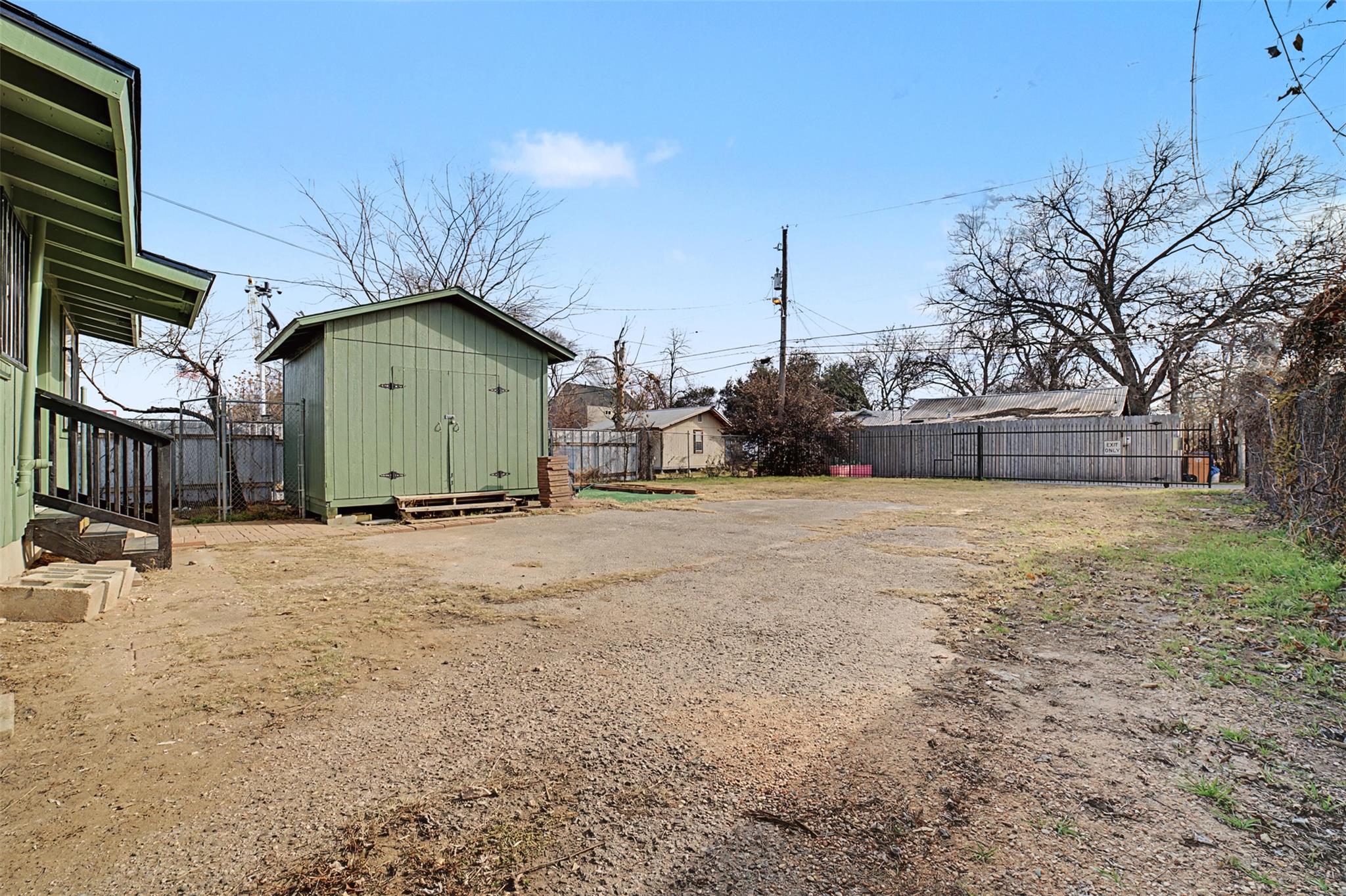 2703 E Cesar Chavez St Property Photo 27