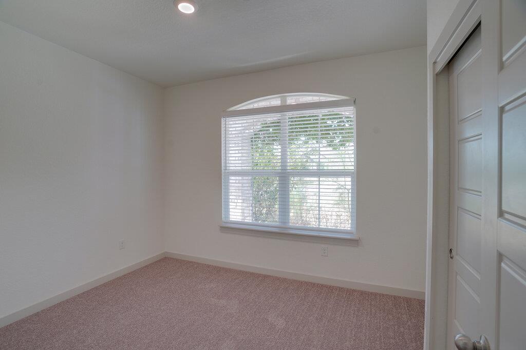 14305 Mcarthur Dr Property Photo 11