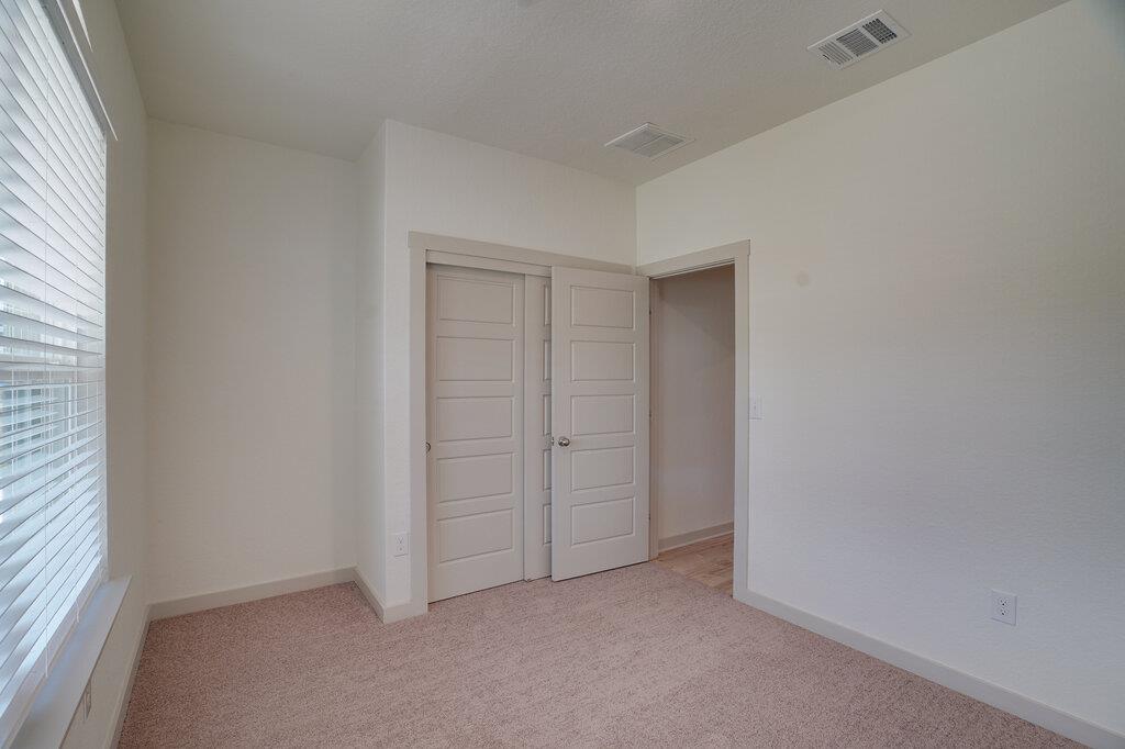 14305 Mcarthur Dr Property Photo 12